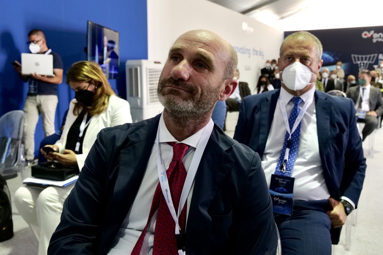 Galleria Aeroporto di Brindisi, Emiliano all’apertura della prima Torre di controllo gestita da remoto: “Il capitale umano qui impiegato farà un salto di qualità” - Diapositiva 8 di 15