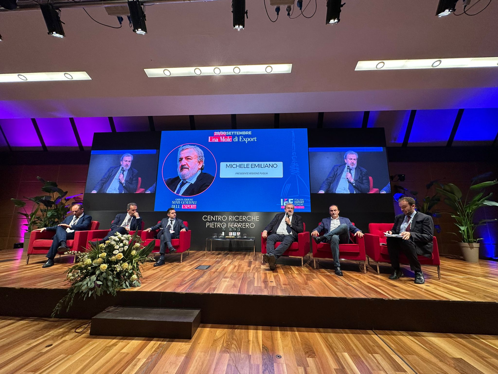 Galleria EMILIANO IN PIEMONTE PER GLI STATI GENERALI DELL’EXPORT: “GIORNATA DI CONFRONTO E RIFLESSIONI SU COME STABILIRE LEGAMI CON ALTRI SISTEMI ECONOMICI” - Diapositiva 2 di 3