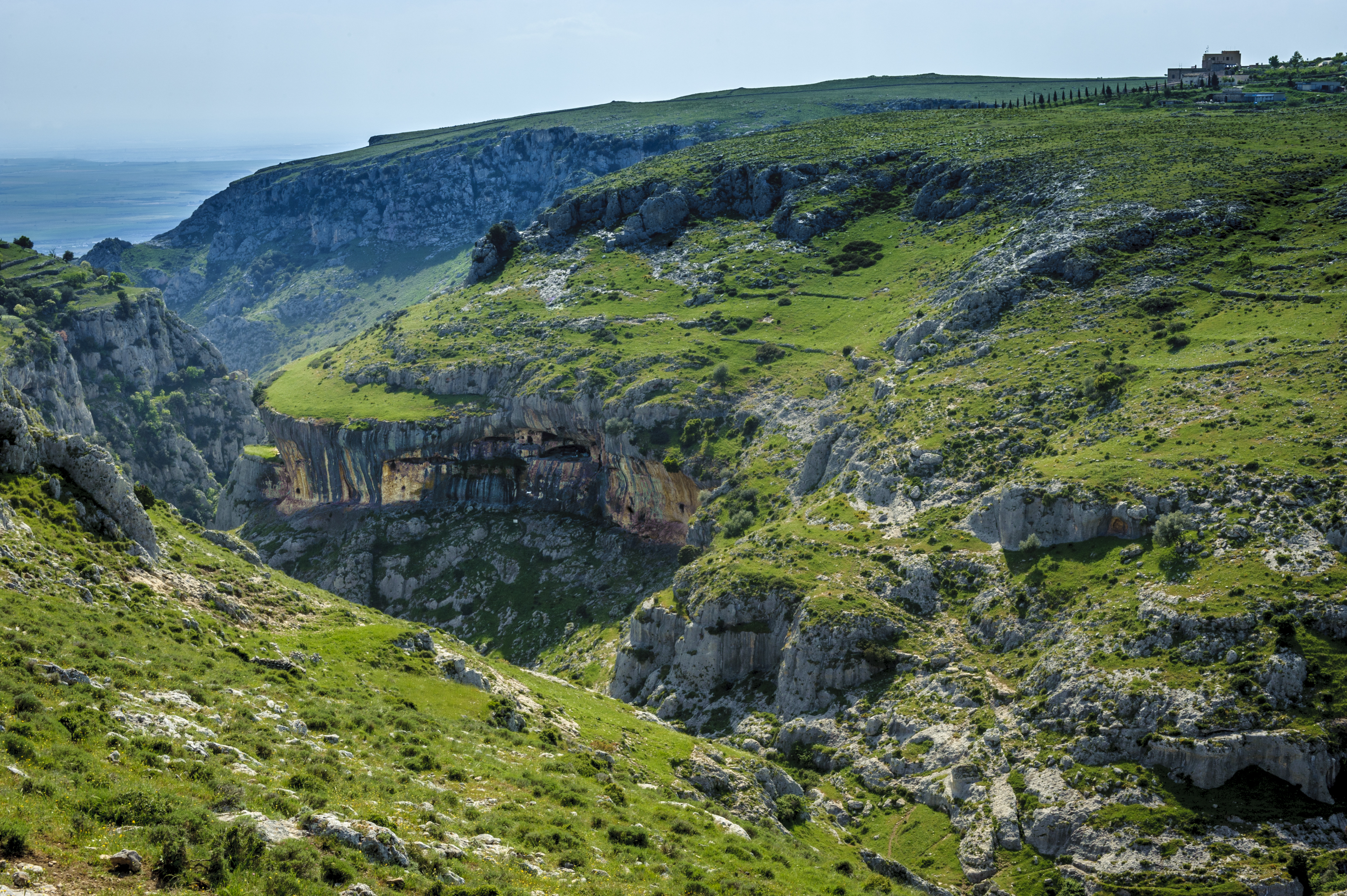 Galleria TURISMO SOSTENIBILE, CAMMINI: +48% PER LE CREDENZIALI DEI VIANDANTI, DOSSIER DATI - Diapositiva 12 di 12