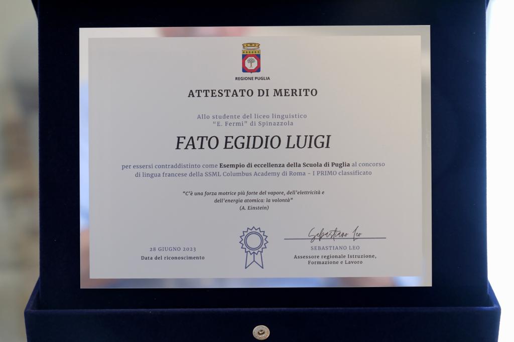 Galleria L’assessore regionale Leo premia studente vincitore del concorso nazionale di lingua francese - Diapositiva 1 di 6