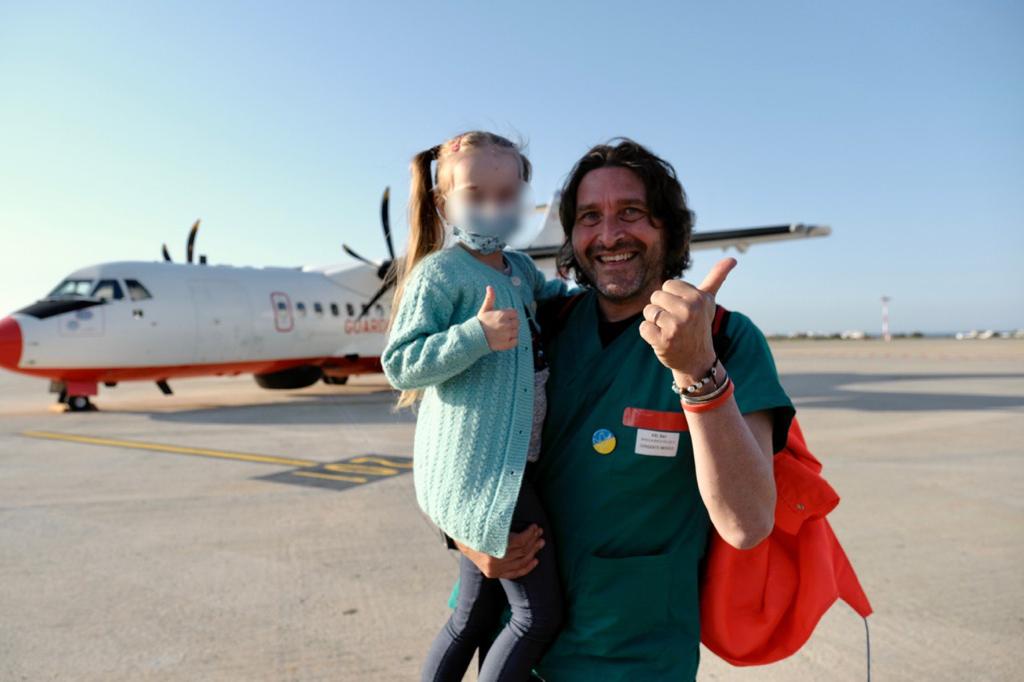 Galleria Ucraina, missione pugliese di salvataggio: arrivati a Bari 12 rifugiati, tra cui otto bambini - Diapositiva 1 di 21