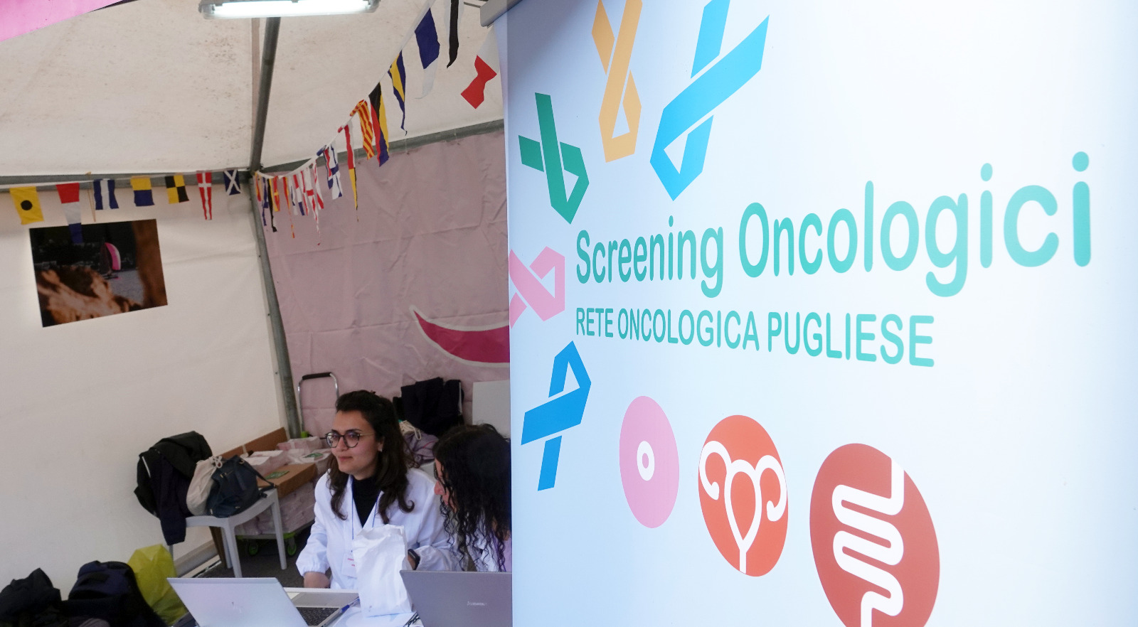 Galleria LA REGIONE PUGLIA AL “VILLAGGIO DELLA SALUTE”  PER LA “RACE FOR THE CURE” - Diapositiva 8 di 9