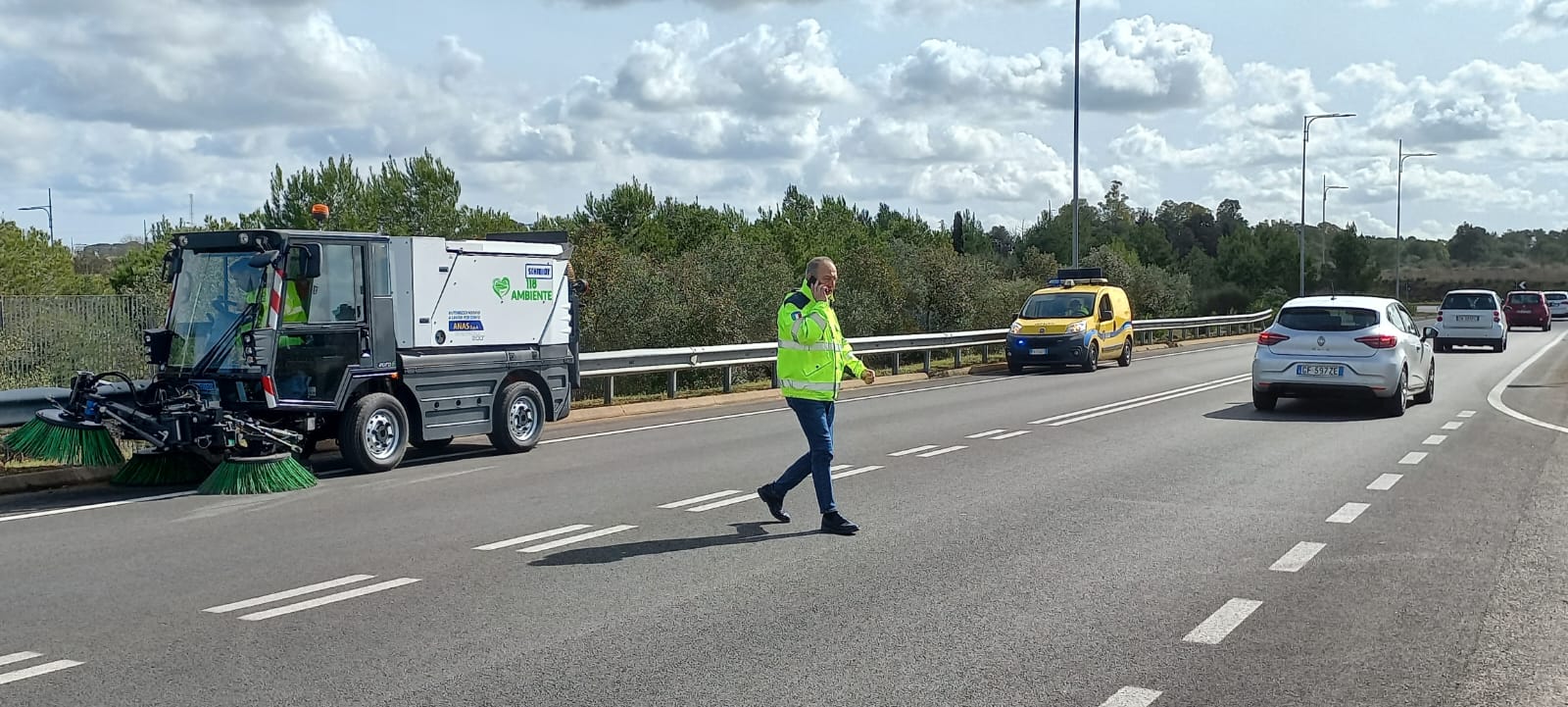 Galleria Rimozione dei rifiuti sulle strade statali: la soddisfazione dell’assessora Maraschio - Diapositiva 4 di 4