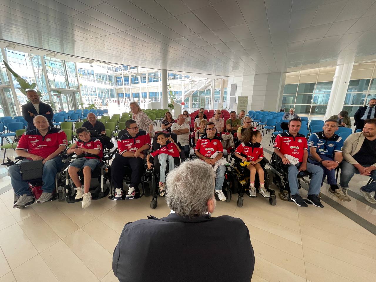 Galleria Emiliano riceve la squadra 