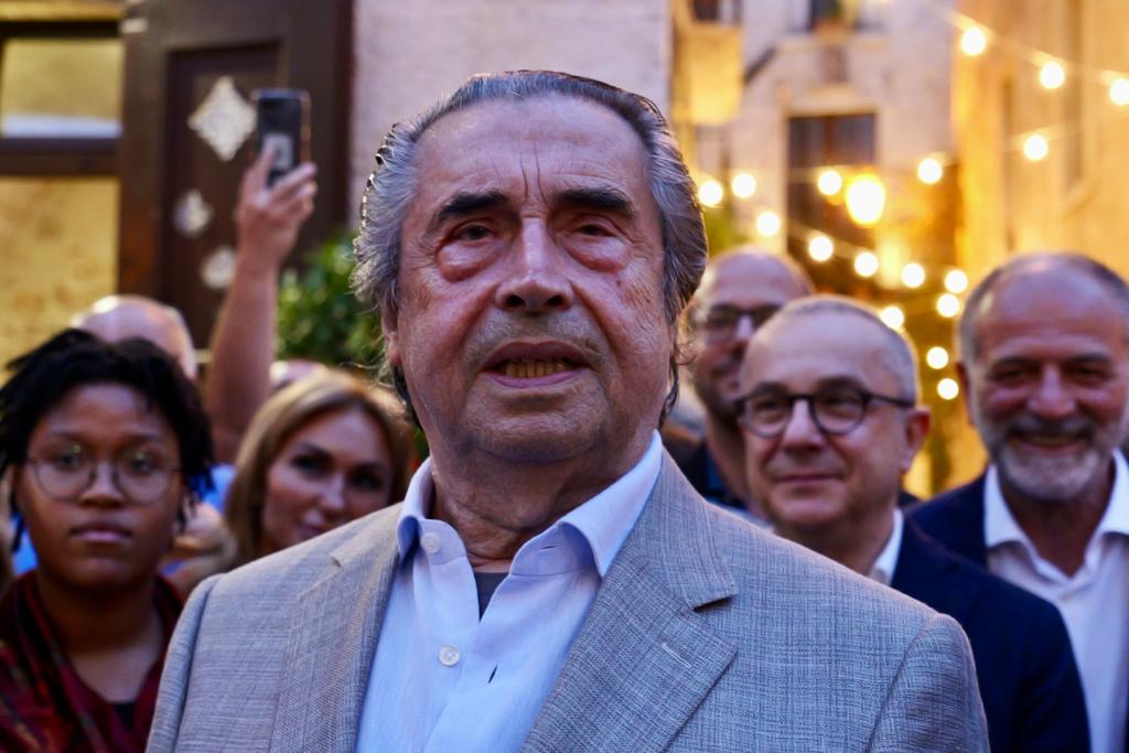 Galleria Grande accoglienza a Conversano per il Maestro Riccardo Muti: “Complimenti alla Regione Puglia per la legge sulle bande musicali” - Diapositiva 7 di 12