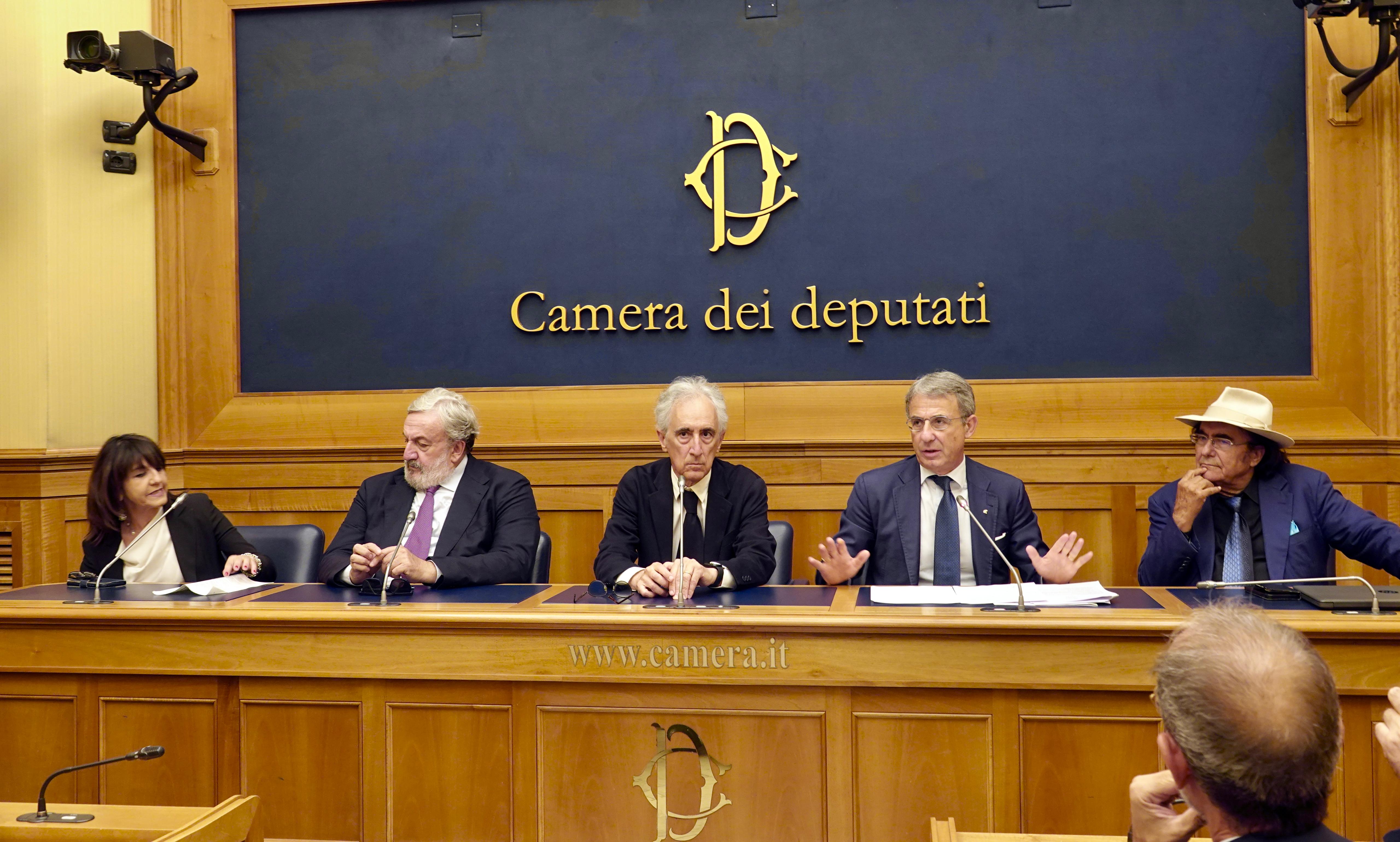 Galleria Emiliano alla Camera per la presentazione della candidatura del Nobel per la pace ai bambini di Gaza: “La Puglia da sempre contro l’antisemitismo