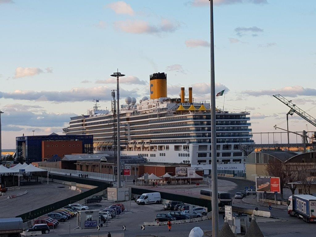 Galleria TURISMO MARITTIMO, ON LINE AVVISO DI PUGLIAPROMOZIONE PER LA VALORIZZAZIONE - Diapositiva 1 di 4