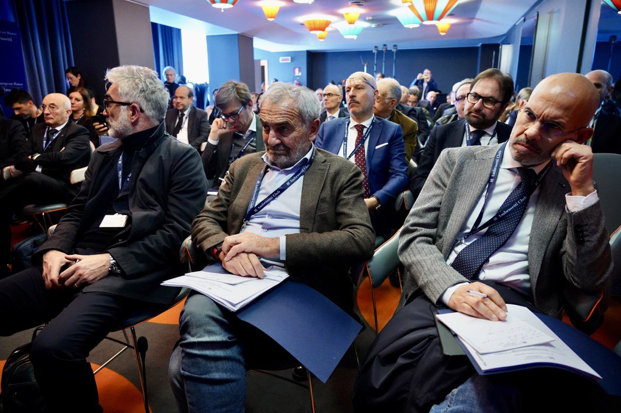 Galleria EMILIANO AL ROADSHOW TERRITORIALE DI THE EUROPEAN HOUSE - AMBROSETTI IN VISTA DELLA SECONDA EDIZIONE DI “VERSO SUD” - Diapositiva 4 di 6