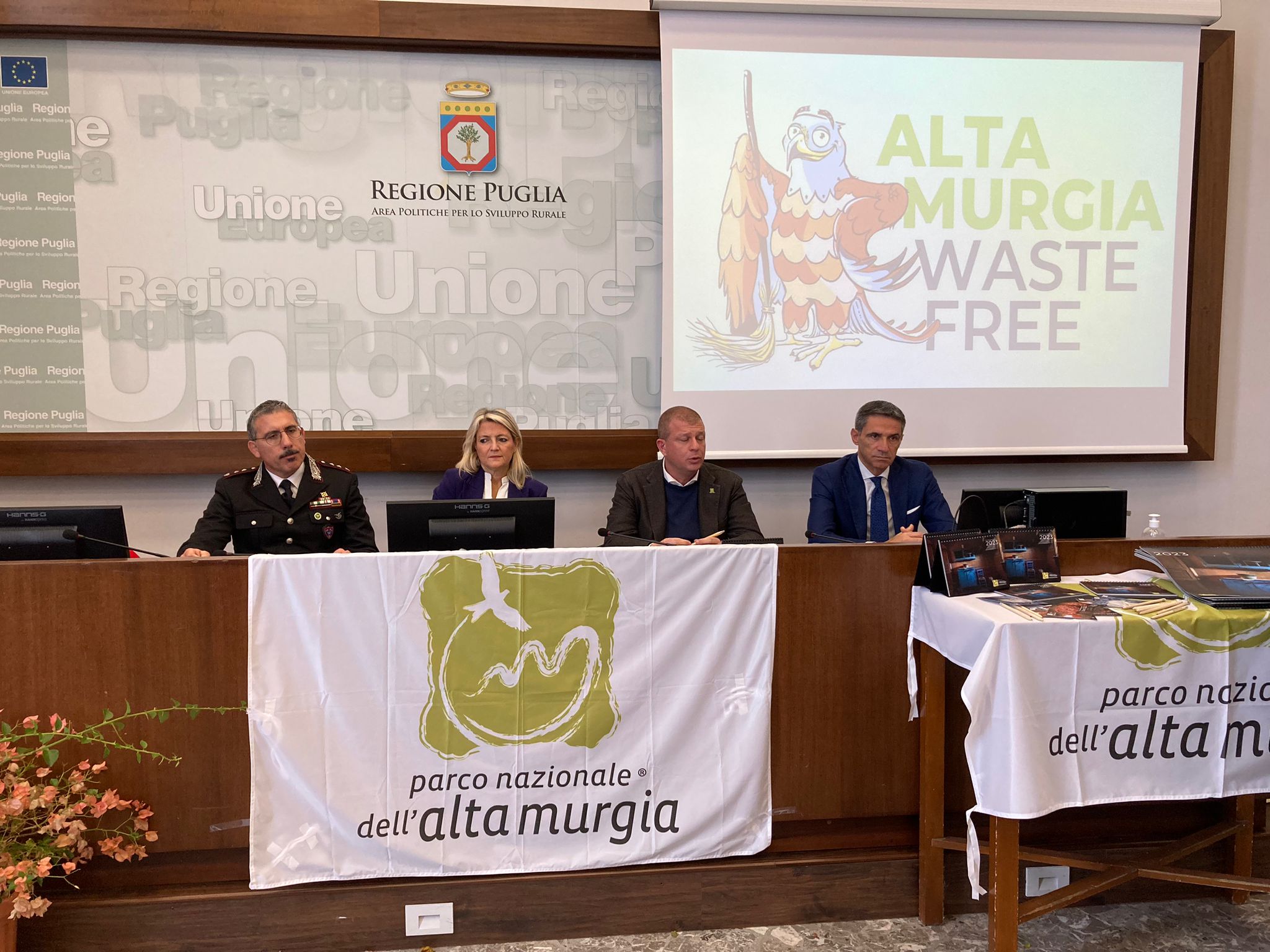 Galleria Il Parco dell’Alta Murgia presenta il calendario 2023 e il bilancio della campagna contro l’abbandono dei rifiuti - Diapositiva 3 di 5