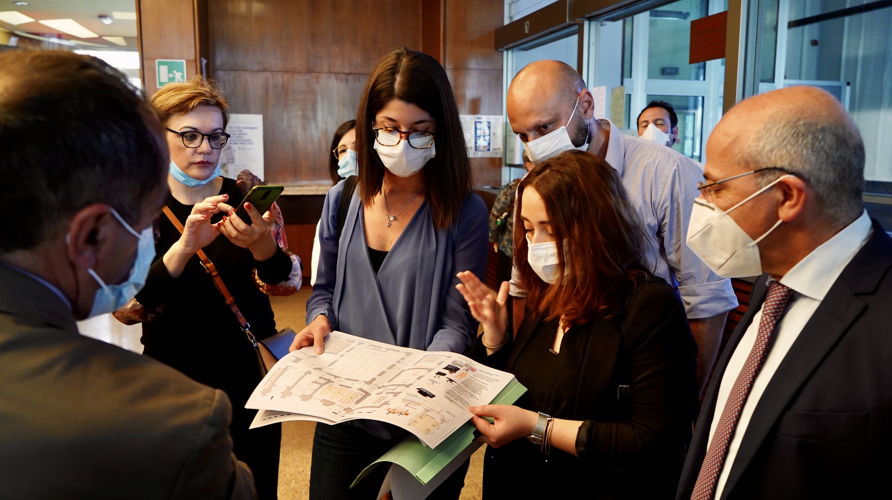 Galleria Visita all’ex sede della Banca d’Italia destinata alla facoltà di medicina a Taranto: presentati i progetti di riuso dalla Asl Ta - Diapositiva 2 di 7