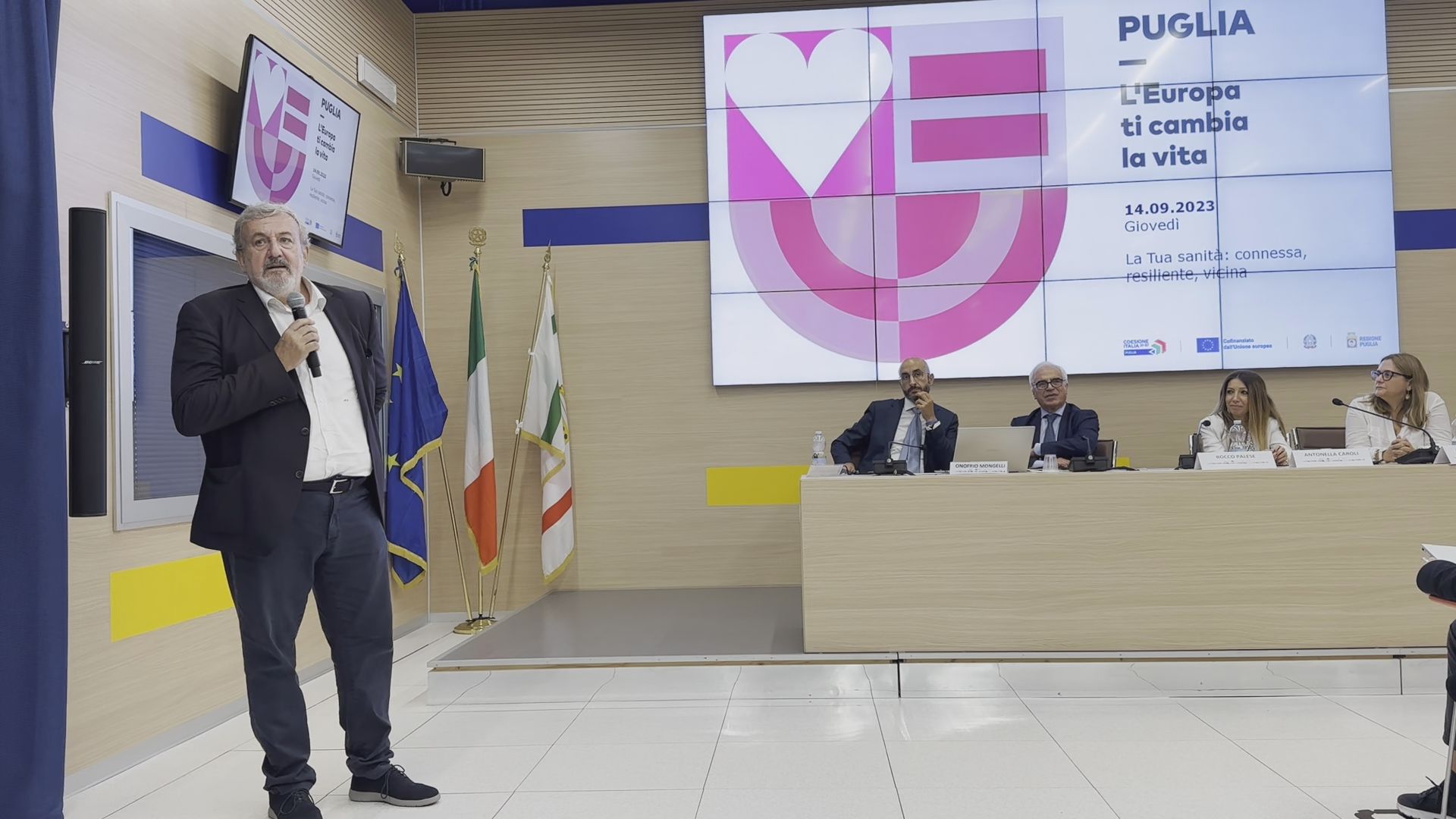 Galleria Emiliano e Palese oggi in Fiera al convegno 'la Tua sanità: connessa, resiliente, vicina.' - Diapositiva 5 di 5