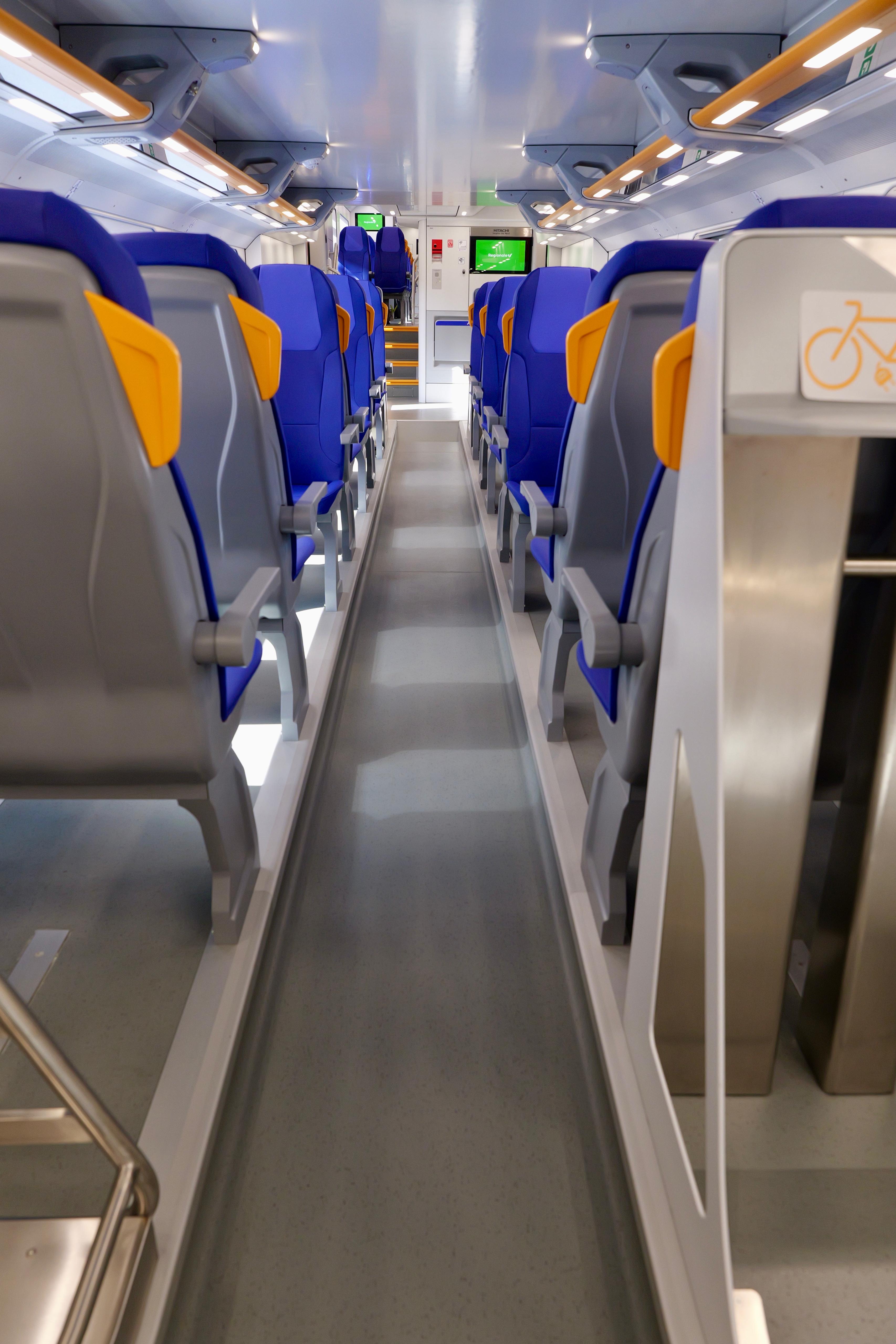 Galleria Trasporti, presentati i due nuovi treni elettrici a due piani del Regionale di Trenitalia - Diapositiva 24 di 24