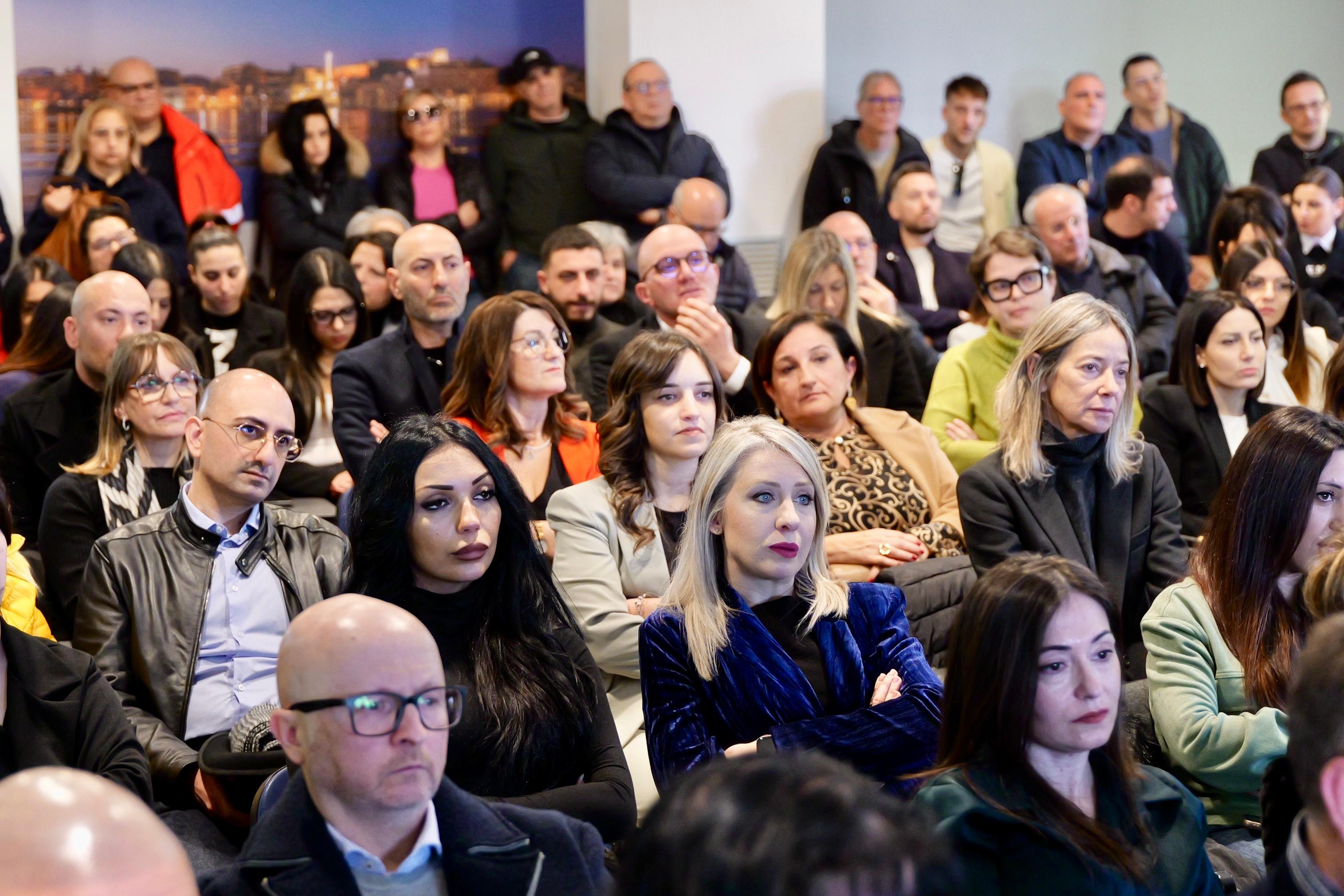 Galleria ASL BRINDISI, EMILIANO A FIRMA CONTRATTI SANITASERVICE E ALL’OSPEDALE PERRINO PER NUOVI APPARECCHI DI MEDICINA NUCLEARE E RADIOTERAPIA - Diapositiva 10 di 22