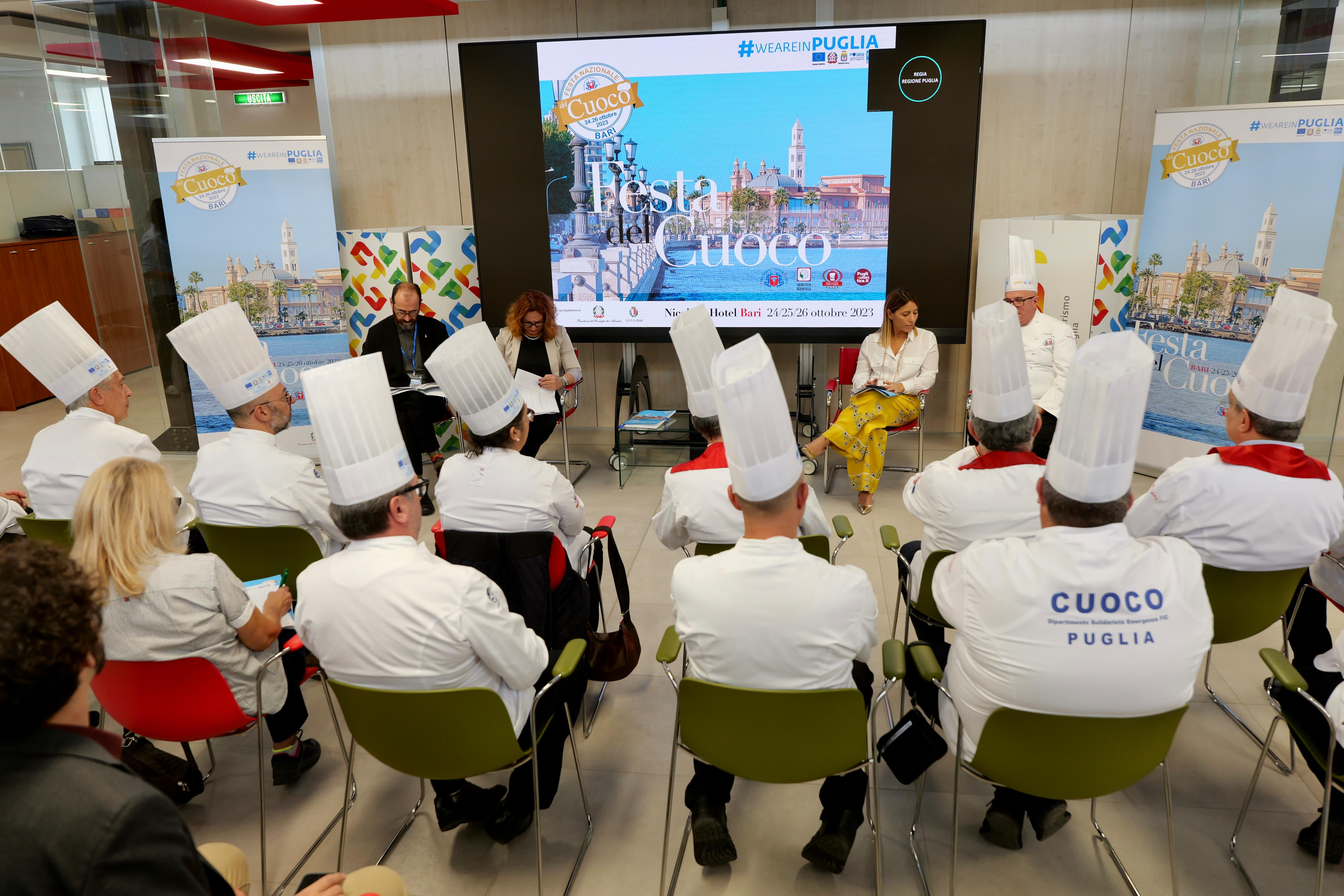 Galleria A BARI LA “FESTA NAZIONALE DEL CUOCO” UNISCE LA FILIERA DEL TURISMO - Diapositiva 15 di 16