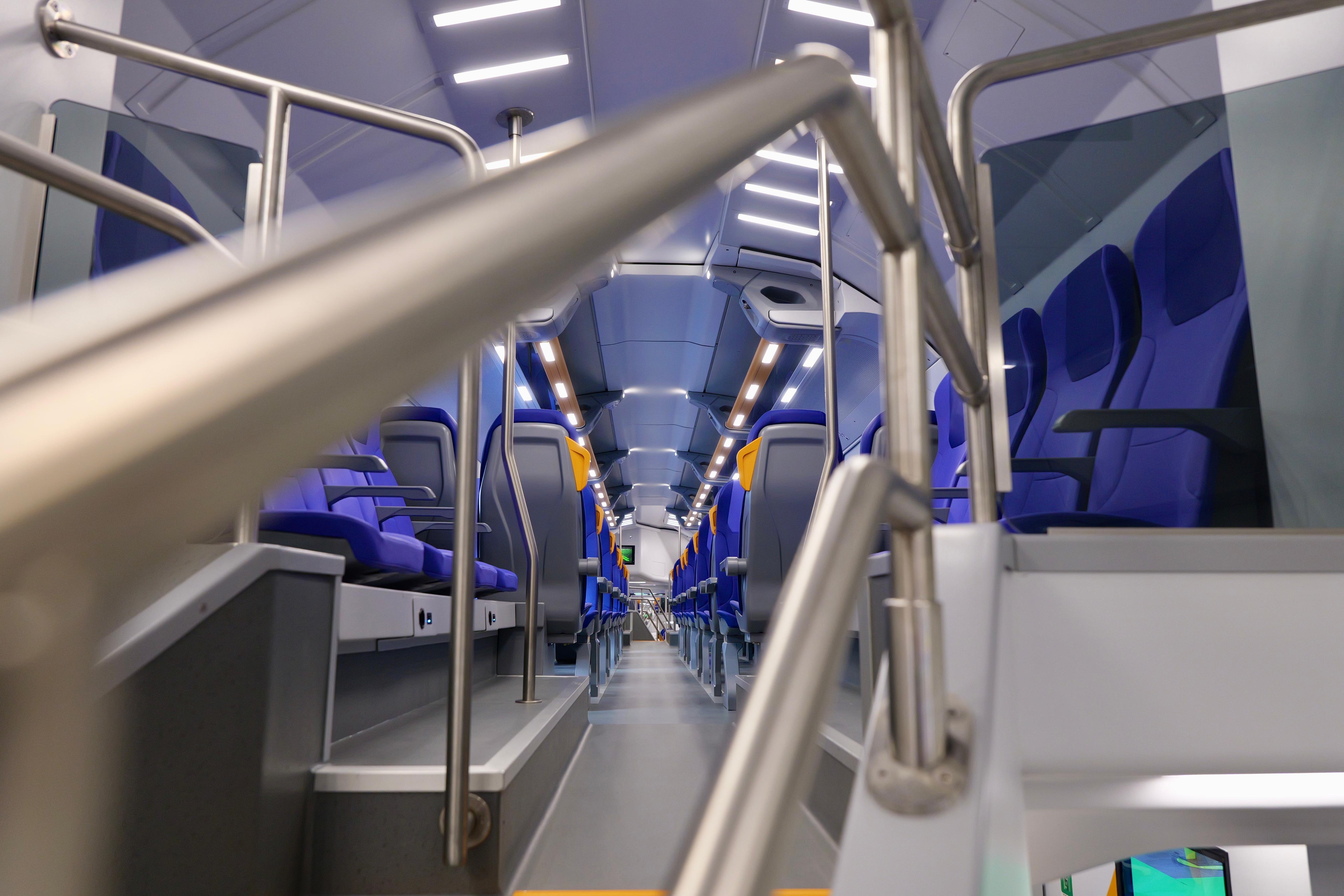 Galleria Trasporti, presentati i due nuovi treni elettrici a due piani del Regionale di Trenitalia - Diapositiva 21 di 24