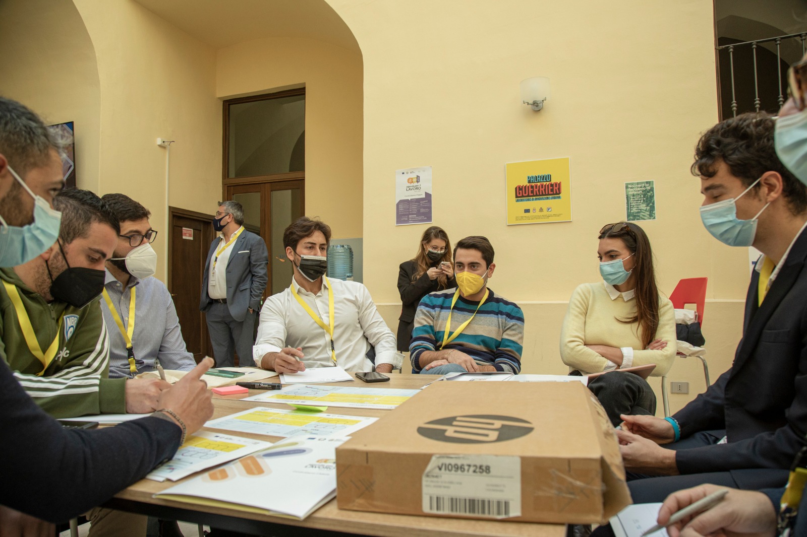 Galleria APPRODA A BRINDISI AGENDA PER IL LAVORO 2021-2027 DI REGIONE PUGLIA TERZA TAPPA NEL COWORKING SPACE MOLO 12 DI PALAZZO GUERRERI - Diapositiva 7 di 9