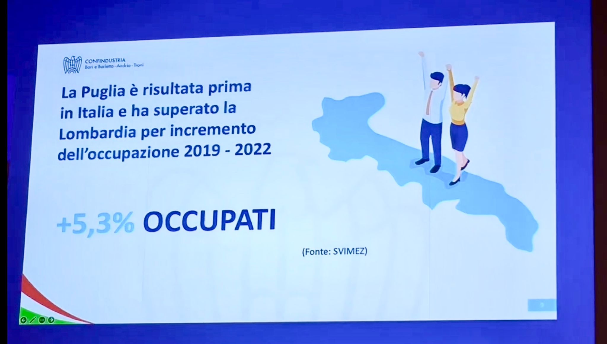 Galleria IL PRESIDENTE EMILIANO ALL’ASSEMBLEA GENERALE DI CONFINDUSTRIA BARI E BAT - Diapositiva 1 di 12