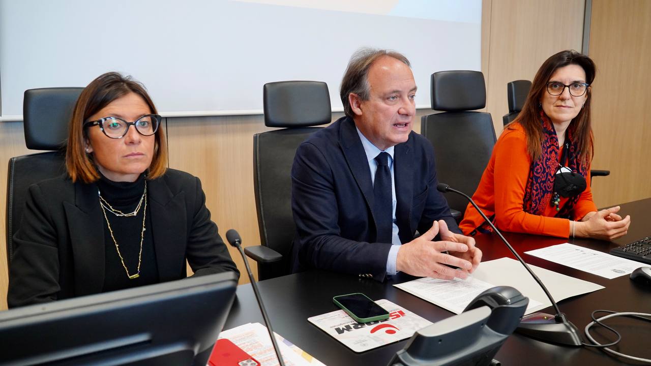 Galleria Assessore Leo lancia la quarta edizione del Premio “Giovani Eccellenze pugliesi #studioinpugliaperché” - Diapositiva 1 di 9