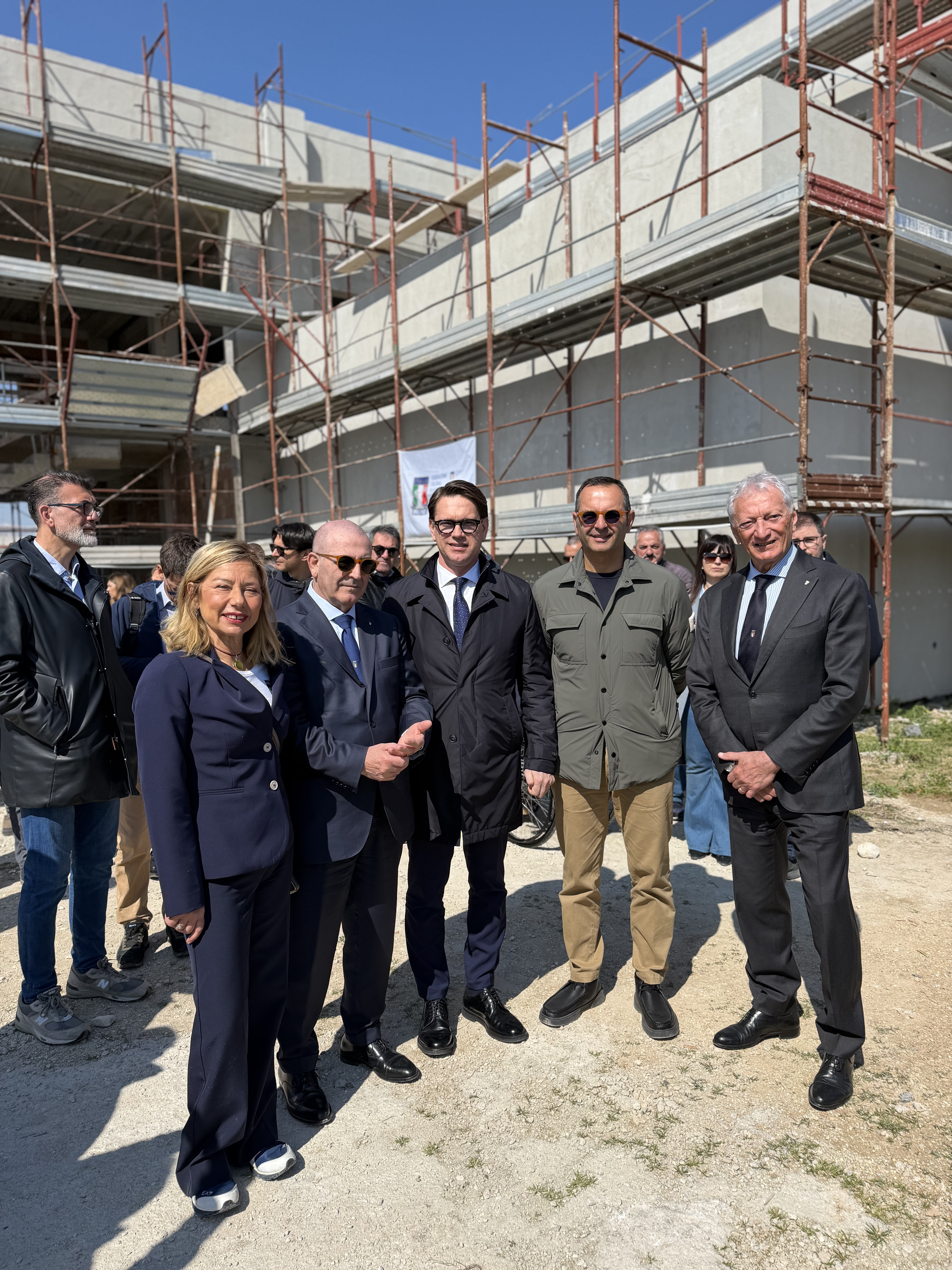 Galleria Centro tecnico federale di pesistica di Capurso, l’assessore Casili al sopralluogo con il presidente nazionale del CONI Buonfiglio - Diapositiva 4 di 7