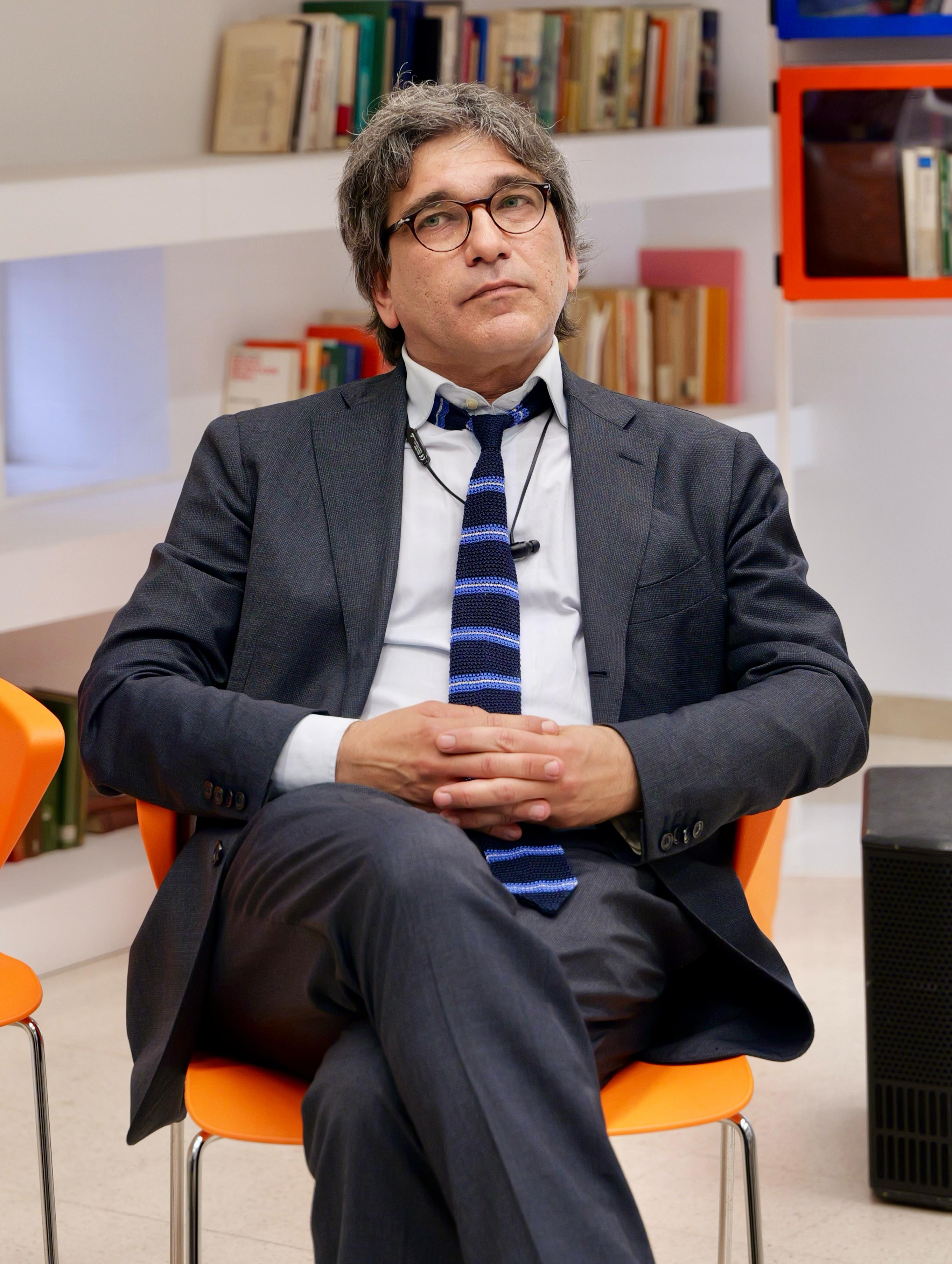 Galleria BARI, EMILIANO ALLA BIBLIOTECA LOMBARDI DEL SAN PAOLO: “ANTIMAFIA SOCIALE SIGNIFICA FAR VIVERE I QUARTIERI, OFFRENDO SERVIZI E DIRITTI AI RESIDENTI” - Diapositiva 10 di 11