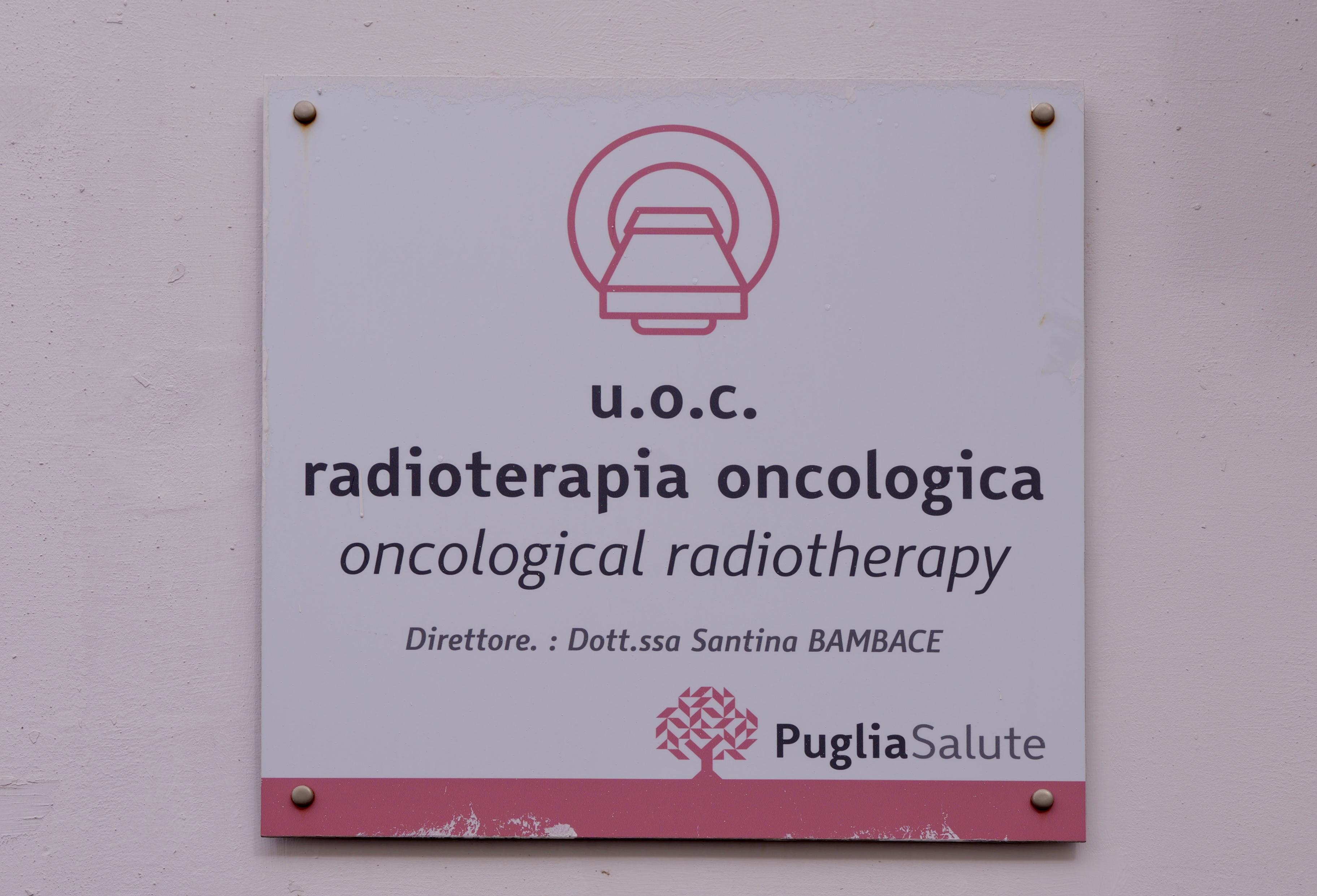 Galleria OSPEDALE DIMICCOLI DI BARLETTA: EMILIANO, PIEMONTESE E DIMATTEO ALL’ATTIVAZIONE DEL SECONDO  NUOVO ACCELERATORE LINEARE - Diapositiva 7 di 16