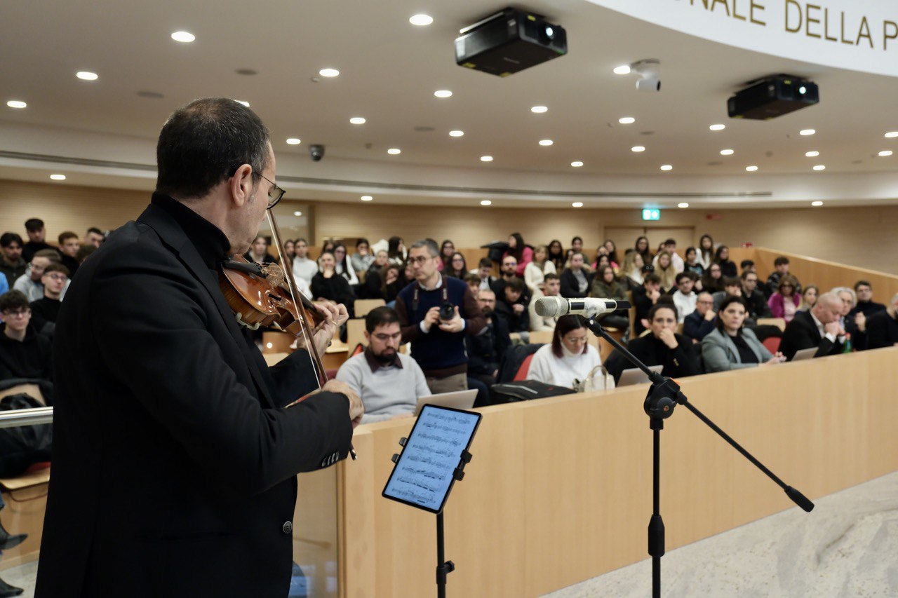 Galleria Fascismo e discriminazioni di genere: la Giornata della Memoria per non dimenticare nessun tipo di discriminazione e violenza - Diapositiva 15 di 20