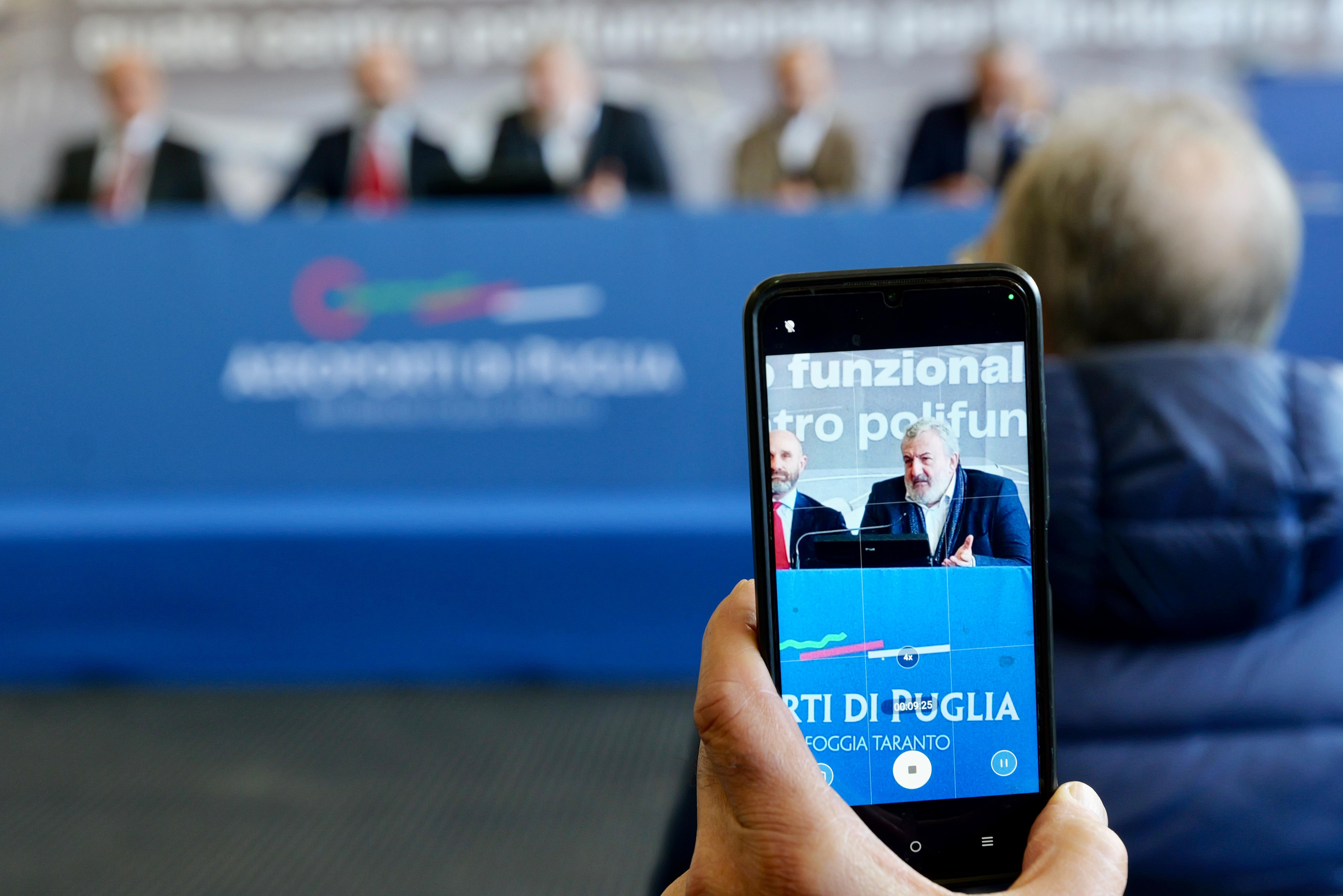 Galleria Grottaglie, entro il 2025 il nuovo ‘M.Arlotta’. Emiliano e Vasile: “Pronti per il futuro e per l’aerospazio” - Diapositiva 2 di 14