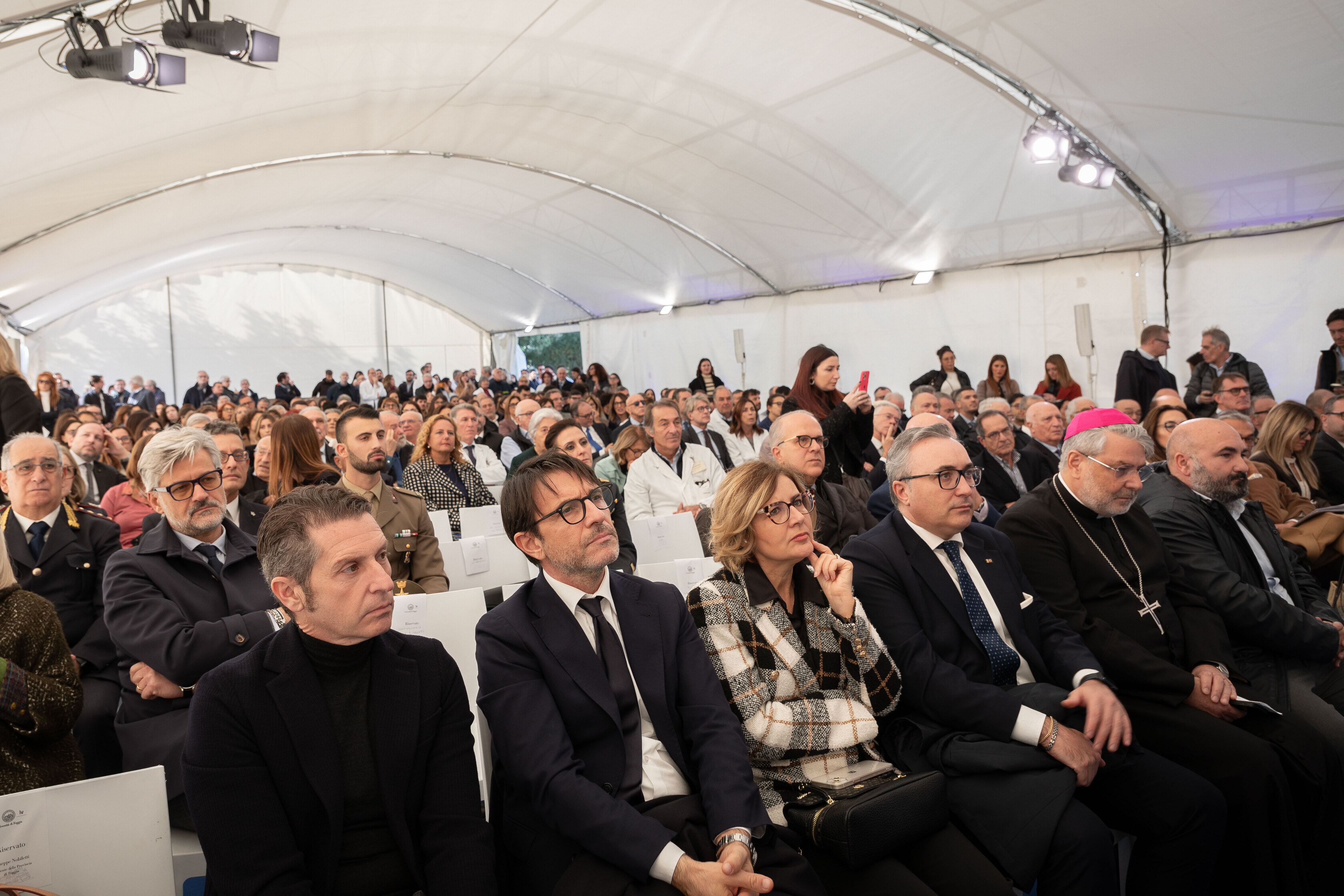 Galleria Celebrazione del 25° Anniversario della Facoltà di Medicina e Chirurgia dell'Università di Foggia: un evento di successo per la comunità accademica e sanitaria - Diapositiva 4 di 4