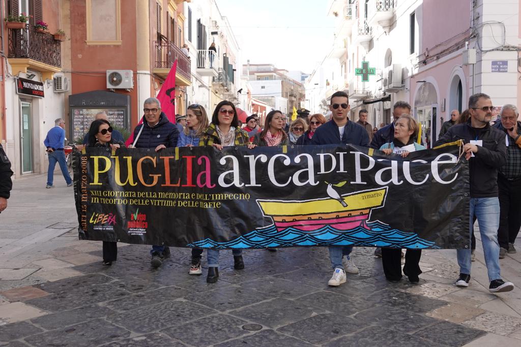 Galleria IL PRESIDENTE EMILIANO ALLA MANIFESTAZIONE DI LIBERA A MANFREDONIA: “QUI PER DIRE CHE LA CITTÀ NON È SOLA” - Diapositiva 1 di 9