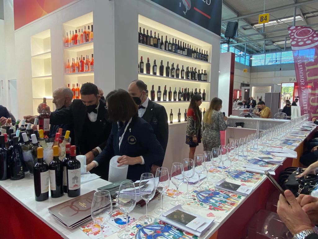 Galleria La Puglia al Vinitaly 2022, Pentassuglia: “Occasione importante per le nostre imprese e le nostre eccellenze