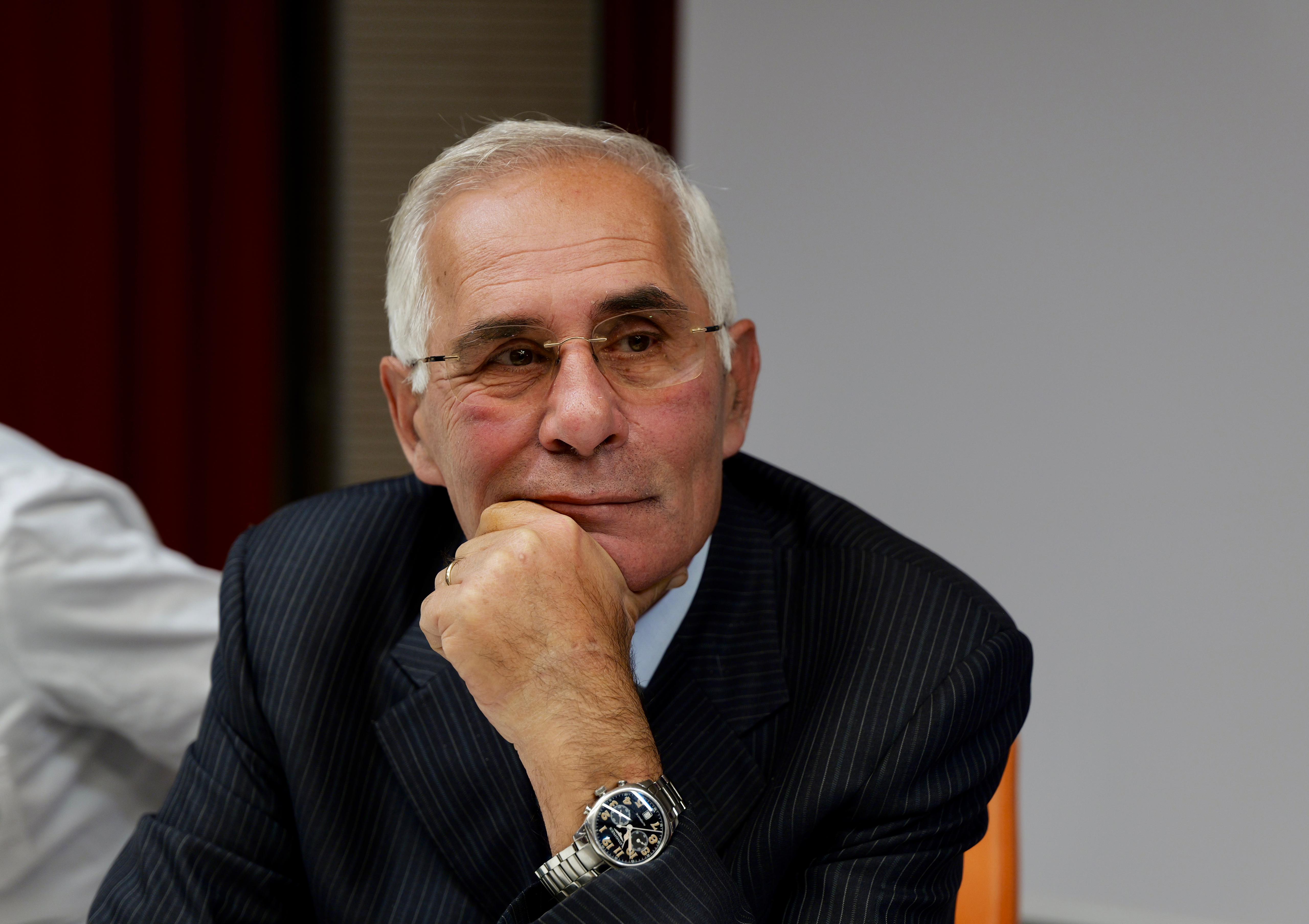 Galleria Il presidente Emiliano alla stabilizzazione di 24 precari dell'Istituto Oncologico di Bari - Diapositiva 4 di 8