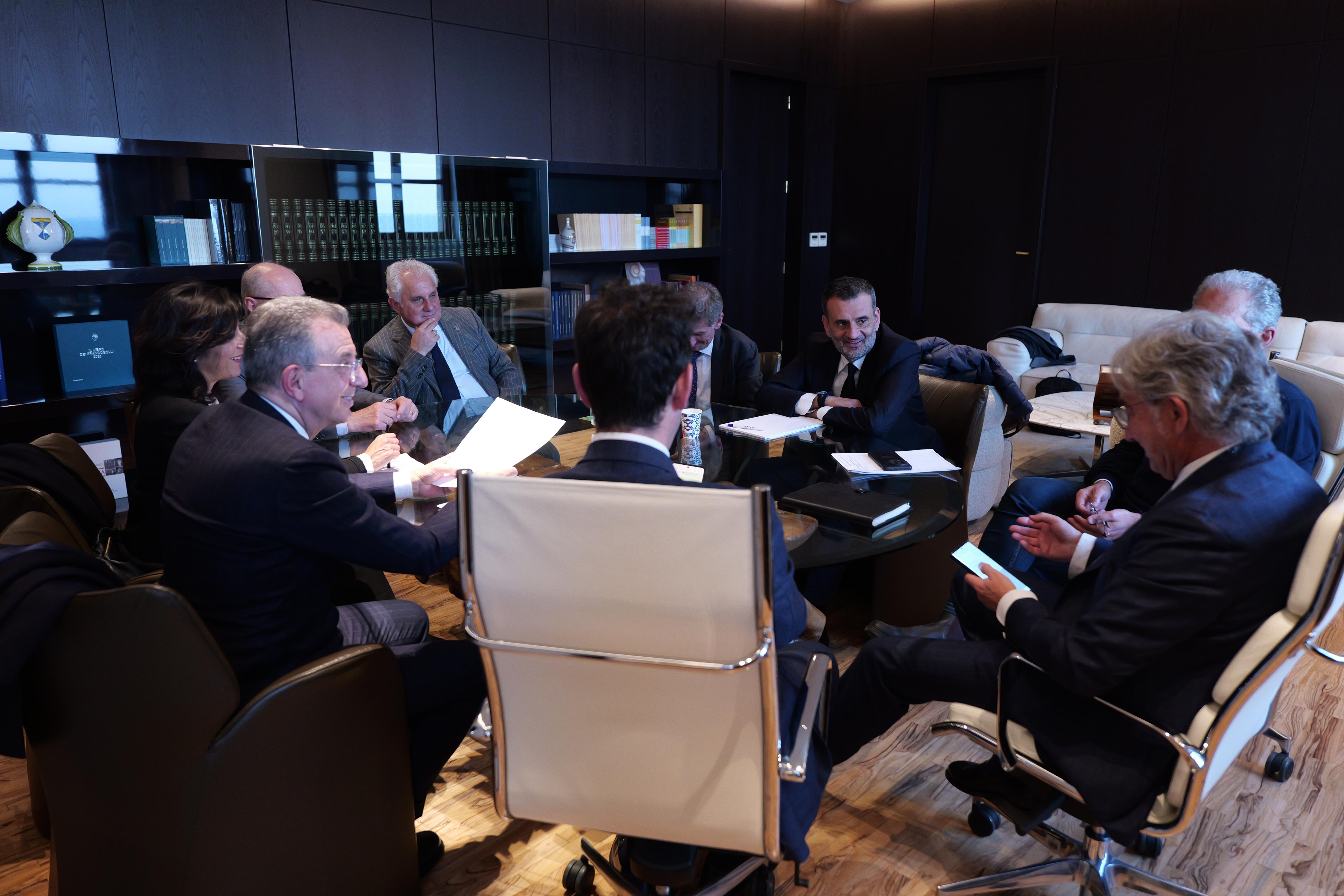 Galleria Il presidente Decaro incontra Ordine dei Commercialisti: “Momento di confronto e di condivisione di strategie per supportare imprese e professionisti” - Diapositiva 2 di 5