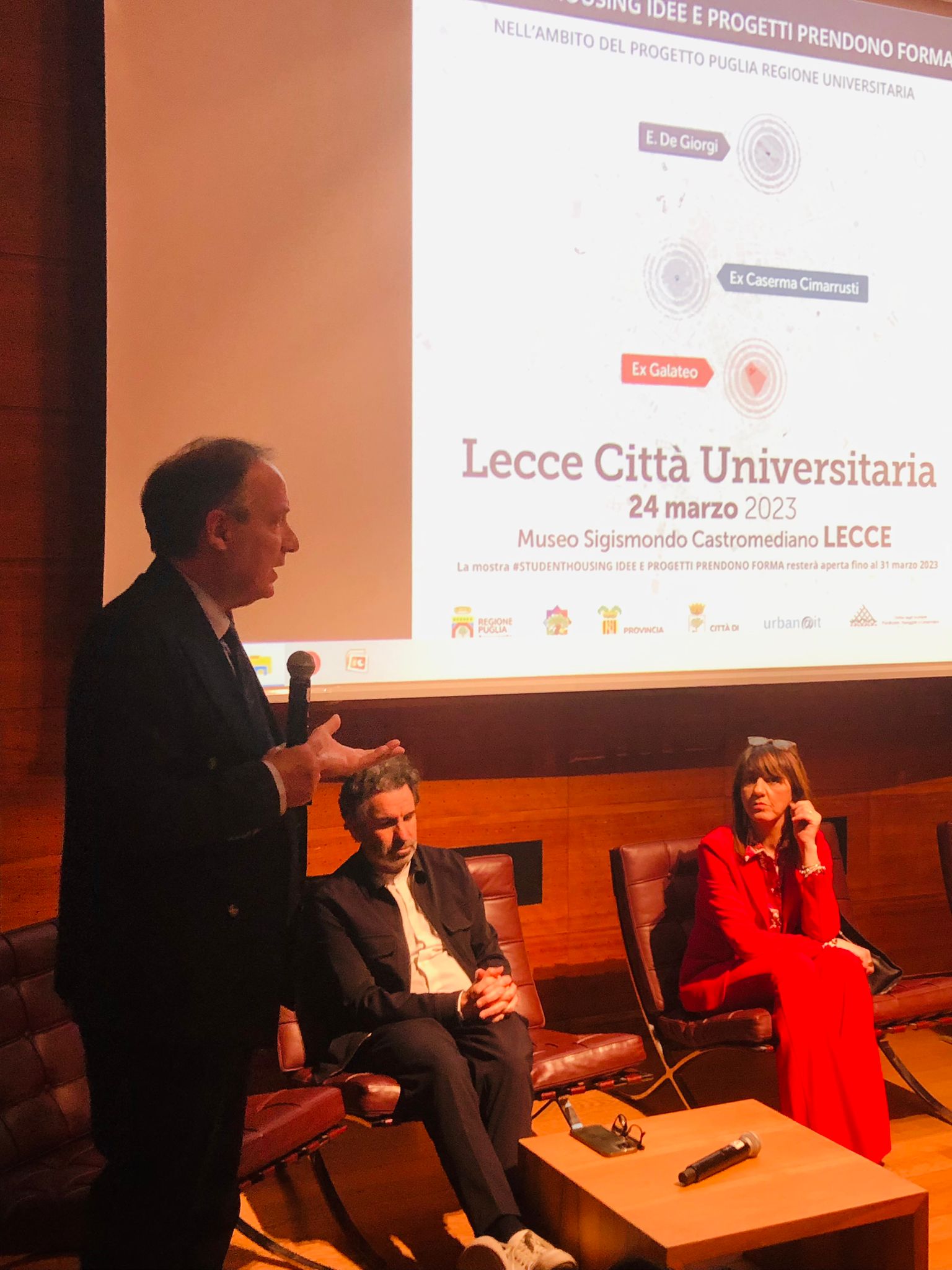 Galleria Leo “Una bellissima pagina per il Diritto allo Studio nella città di Lecce” - Diapositiva 3 di 4