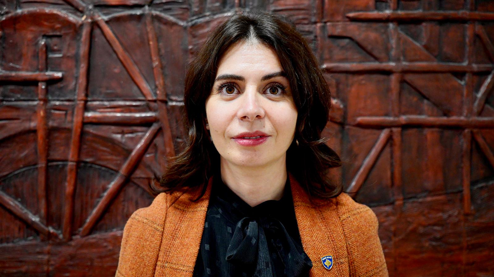 Galleria EMILIANO E DELLI NOCI RICEVONO IL MINISTRO DELLE INFRASTRUTTURE E L'AMBASCIATORE DEL KOSOVO: “RAFFORZARE I RAPPORTI DI COLLABORAZIONE TRA LA PUGLIA E IL PIÙ GIOVANE PAESE D’EUROPA” - Diapositiva 9 di 15