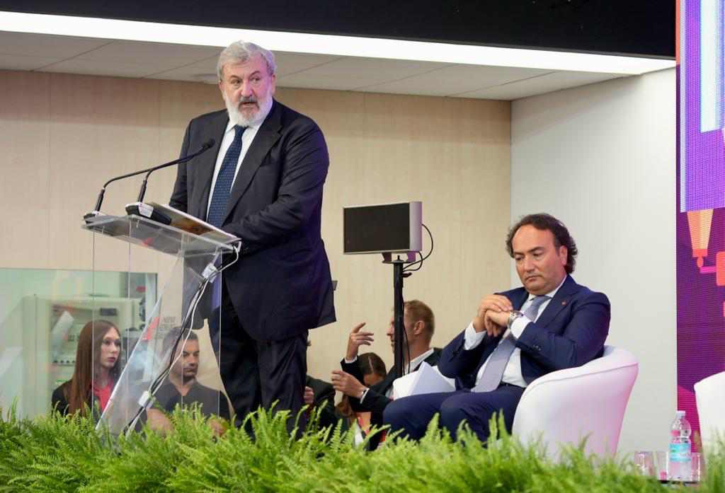 Galleria FdL 2023. 86^ edizione della Fiera del Levante. Discorso del presidente della Regione Puglia Michele Emiliano - Diapositiva 1 di 8