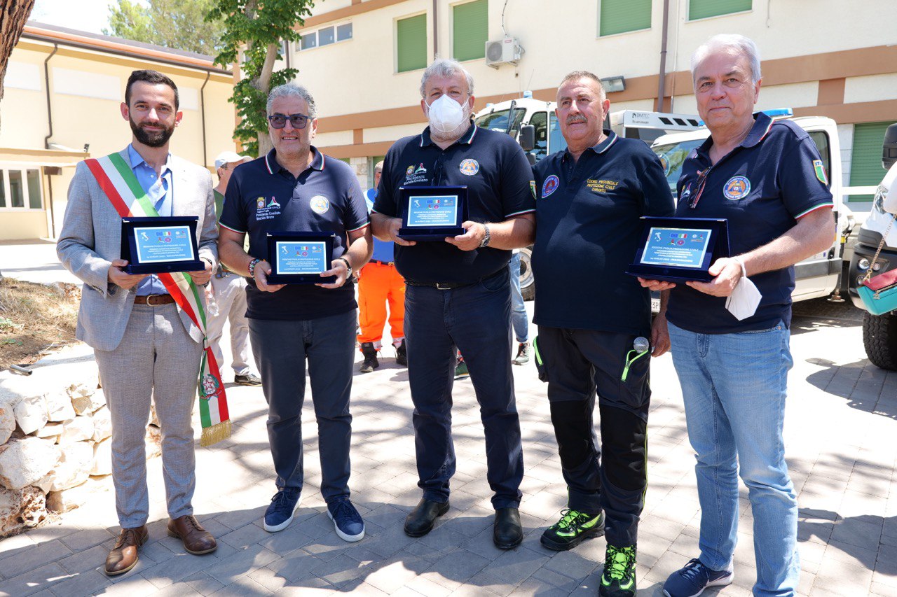 Galleria Il presidente Emiliano ha inaugurato il presidio logistico operativo territoriale di Castellaneta Marina, secondo PLOT di Protezione Civile a diventare operativo - Diapositiva 10 di 15