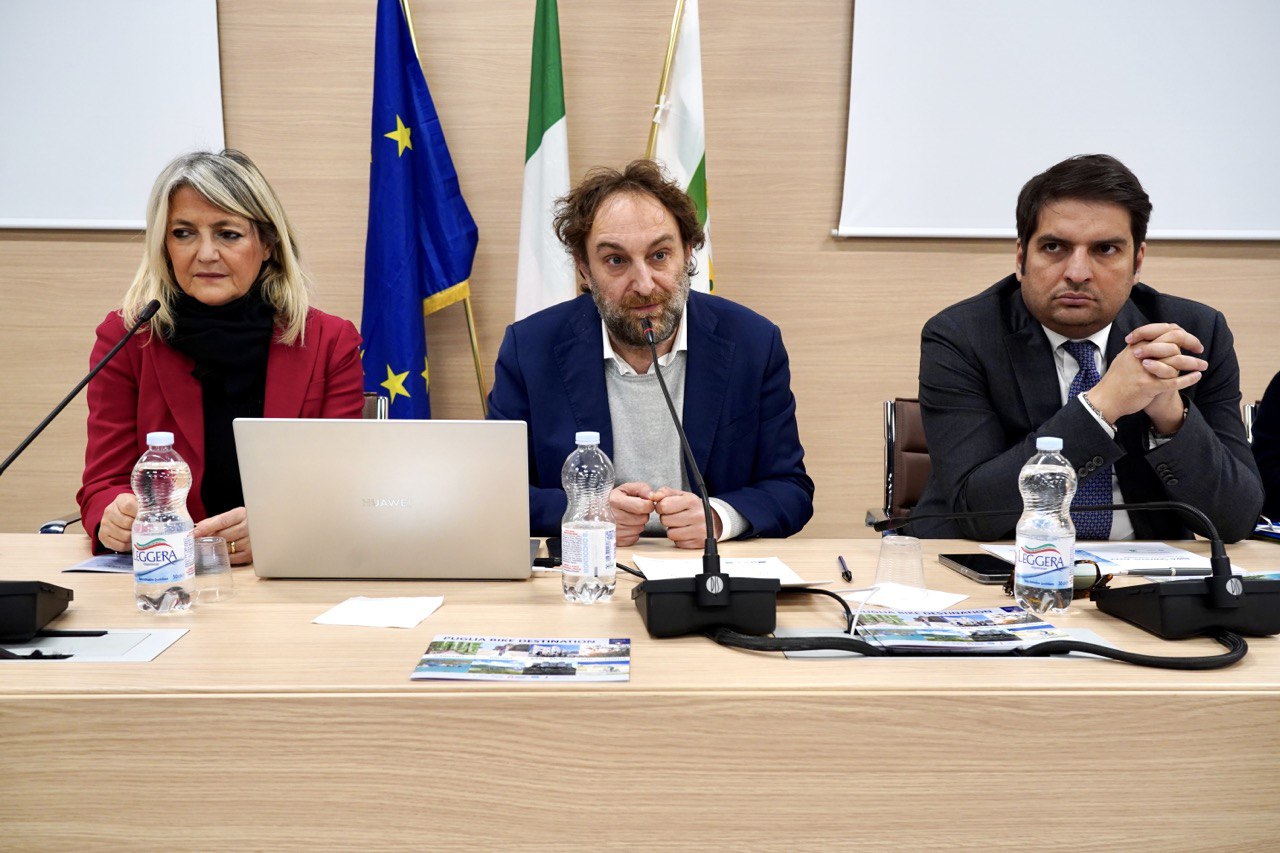 Galleria PUGLIA, LA BICICLETTA TRAINA L’ECONOMIA DELLE DESTINAZIONI TURISTICHE - Diapositiva 5 di 19