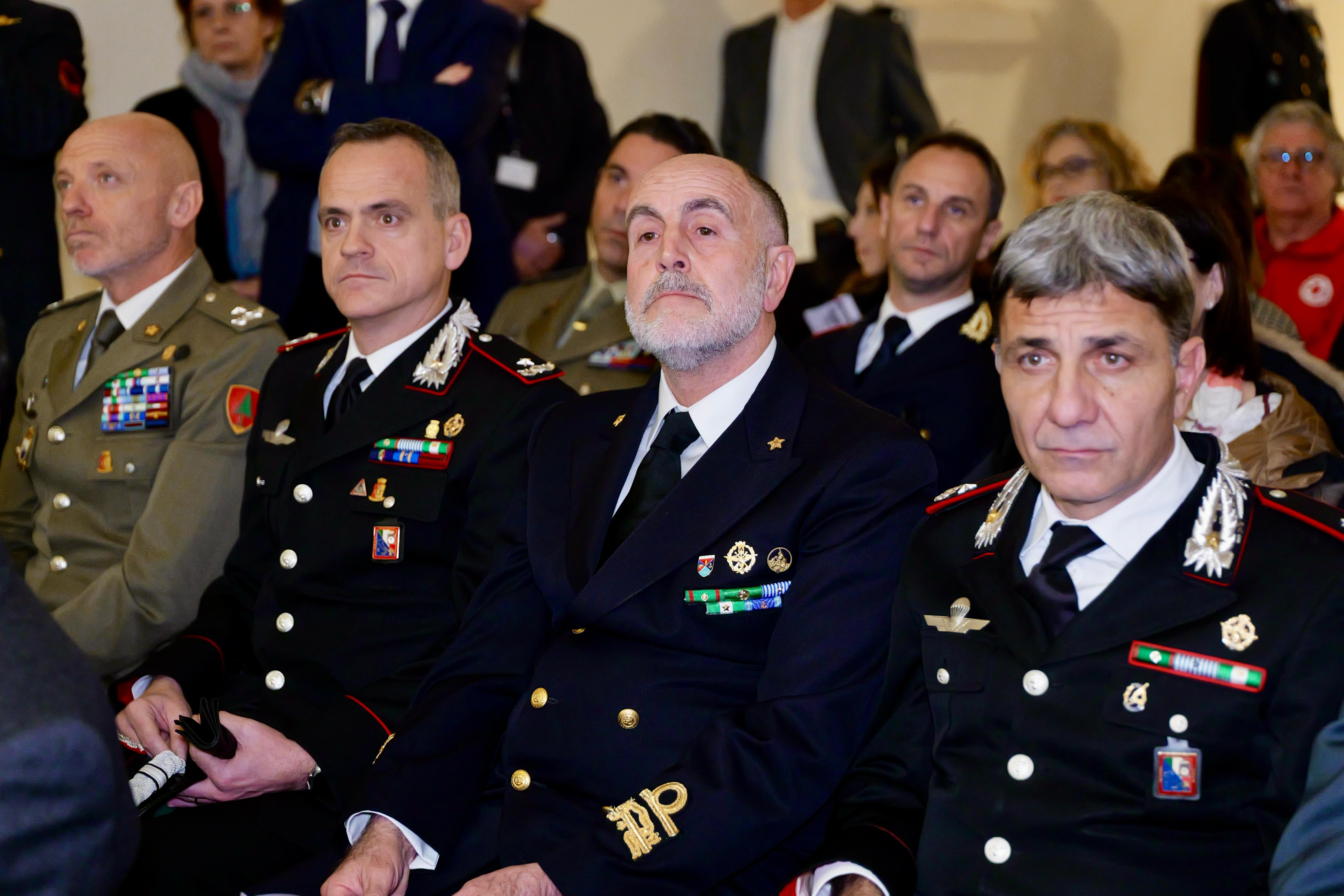 Galleria Il Presidente Emiliano al Castello Svevo di Bari per l’inaugurazione della mostra sulle stragi nazifasciste nella Guerra di Liberazione: “Anche così i pugliesi potranno celebrare la Giornata della memoria” - Diapositiva 6 di 12