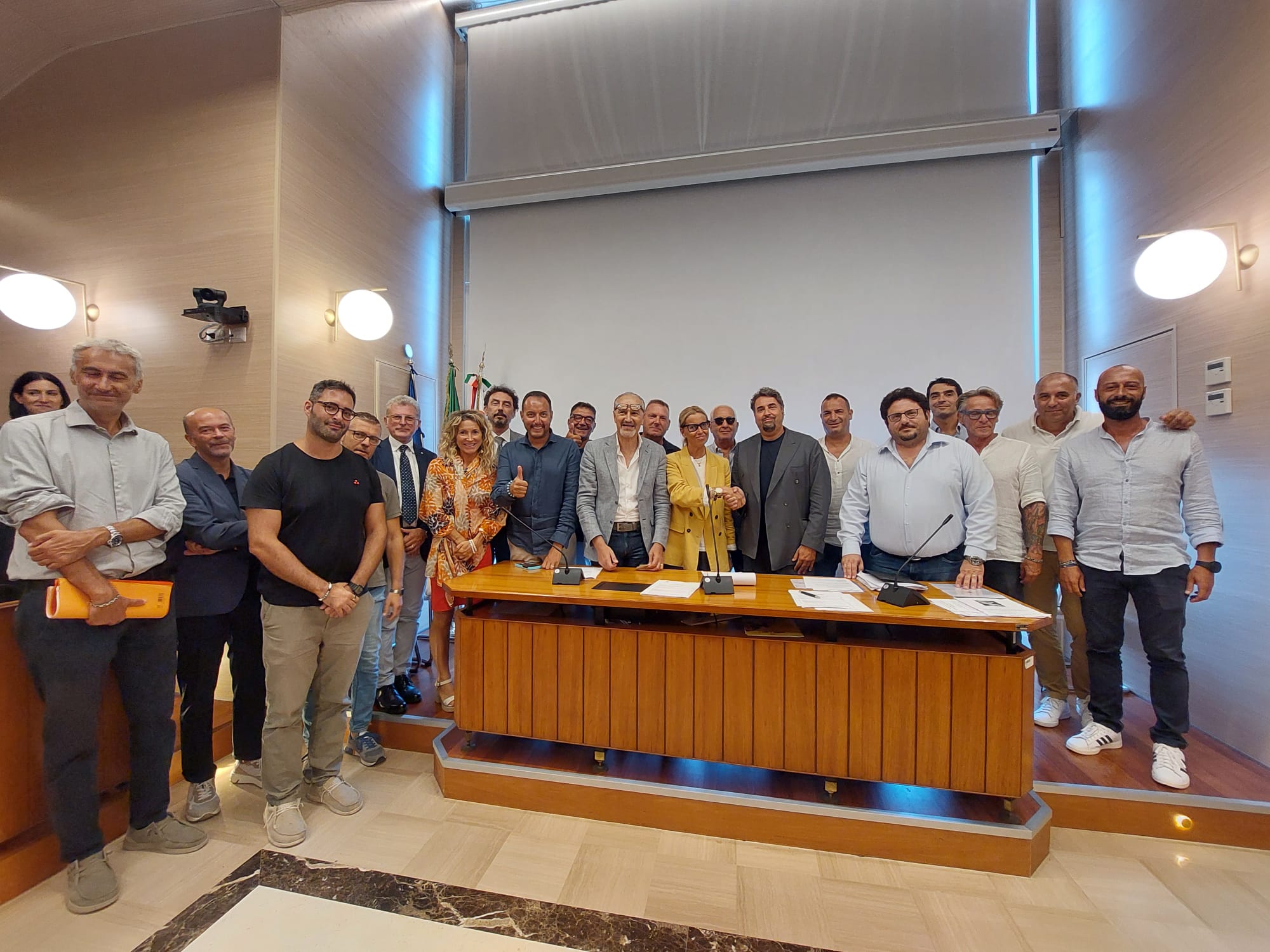 Galleria Crisi area industriale Brindisi: siglato in Regione l'accordo di cessione dell'azienda DAR del Gruppo Italsistemi Spa - Diapositiva 1 di 1