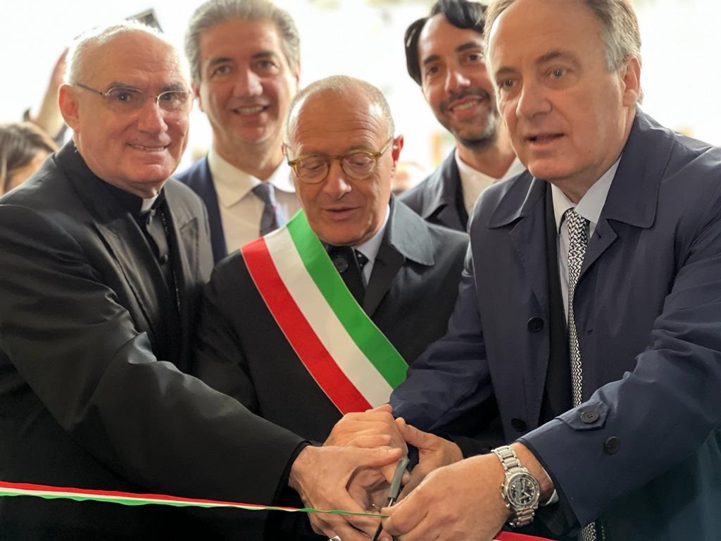 Galleria L’assessore Leo inaugura la nuova Casa dello Studente nell’ex hotel White House di Foggia - Diapositiva 1 di 4