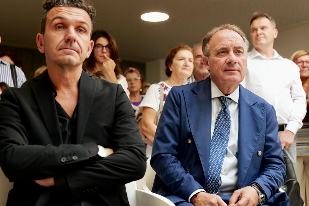 Galleria L’assessore Leo all’inaugurazione della nuova scuola innovativa ed ecosostenibile a Bitetto - Diapositiva 16 di 22