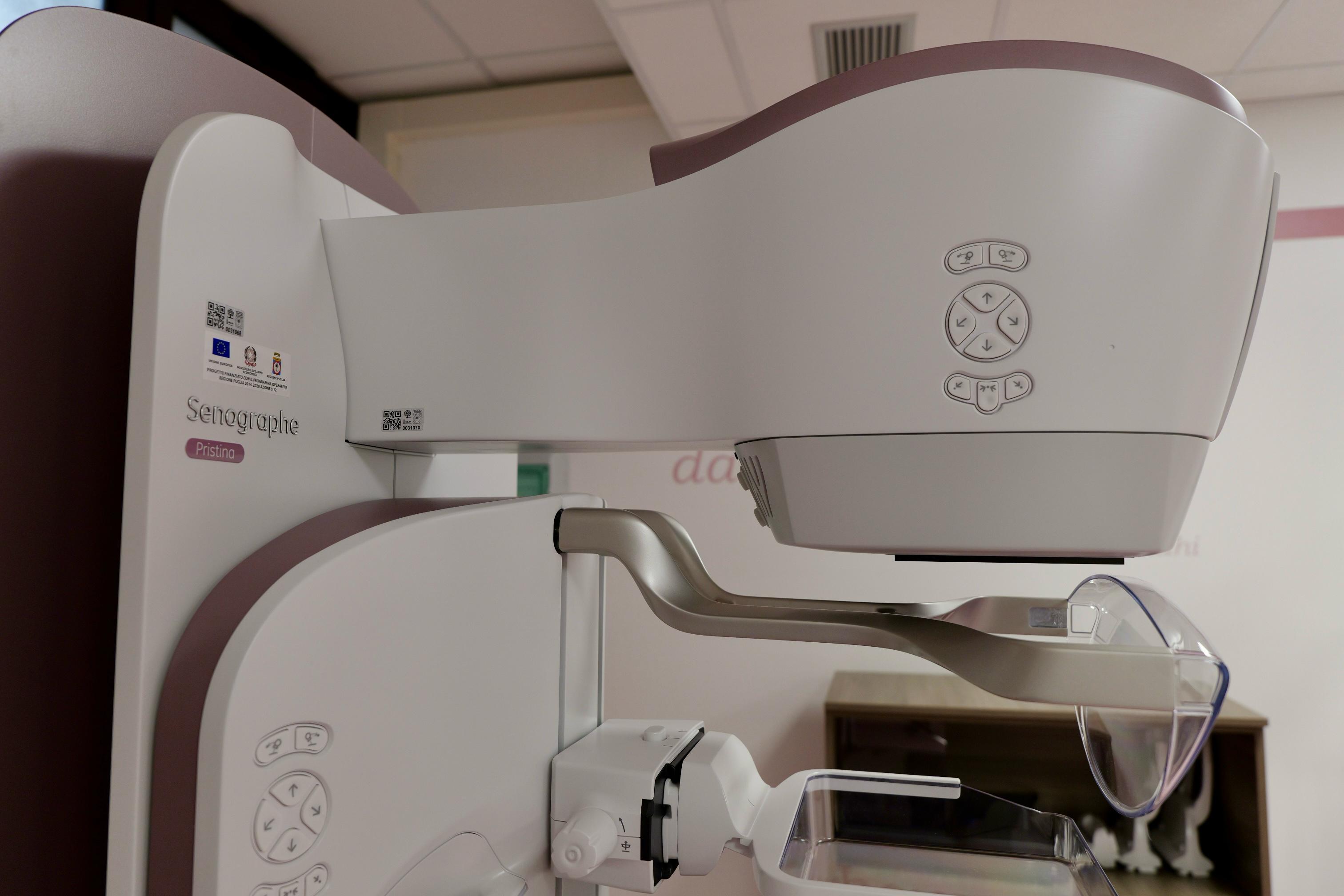 Galleria Un nuovo centro Screening con mammografo digitale 3D nel cuore di Bari: sarà a disposizione di 10mila donne residenti nei quartieri Madonnella, Libertà, Bari Murat e Città vecchia - Diapositiva 7 di 10