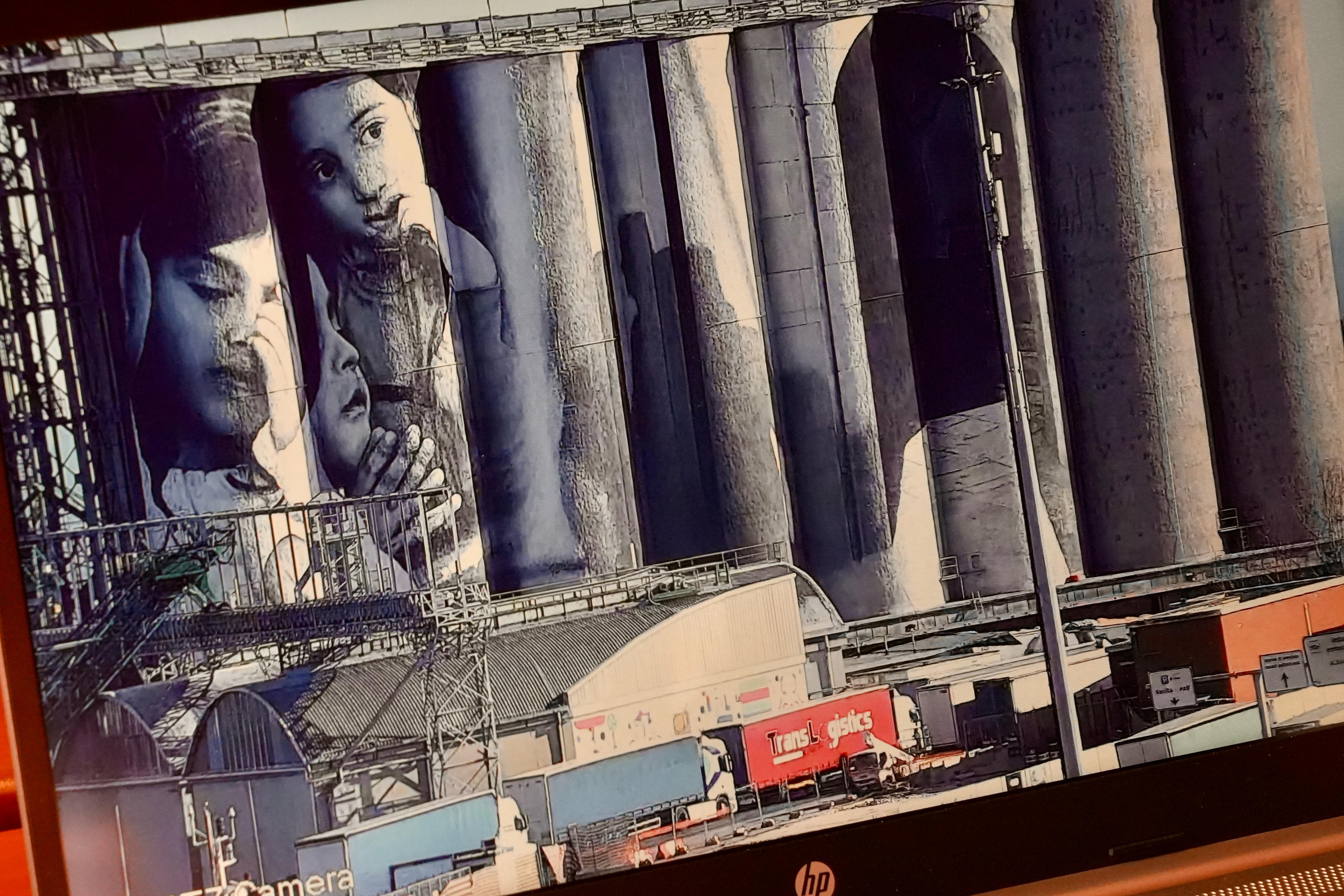 Galleria Porto di Bari, Emiliano alla presentazione del murales di Guido van Helten: è la più grande opera d’arte a cielo aperto della città - Diapositiva 5 di 5