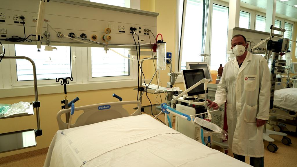 Galleria Potenziamento della rete ospedaliera. Attivati sedici posti di terapia intensiva respiratoria Covid al Dea “V. Fazzi” - Diapositiva 18 di 19