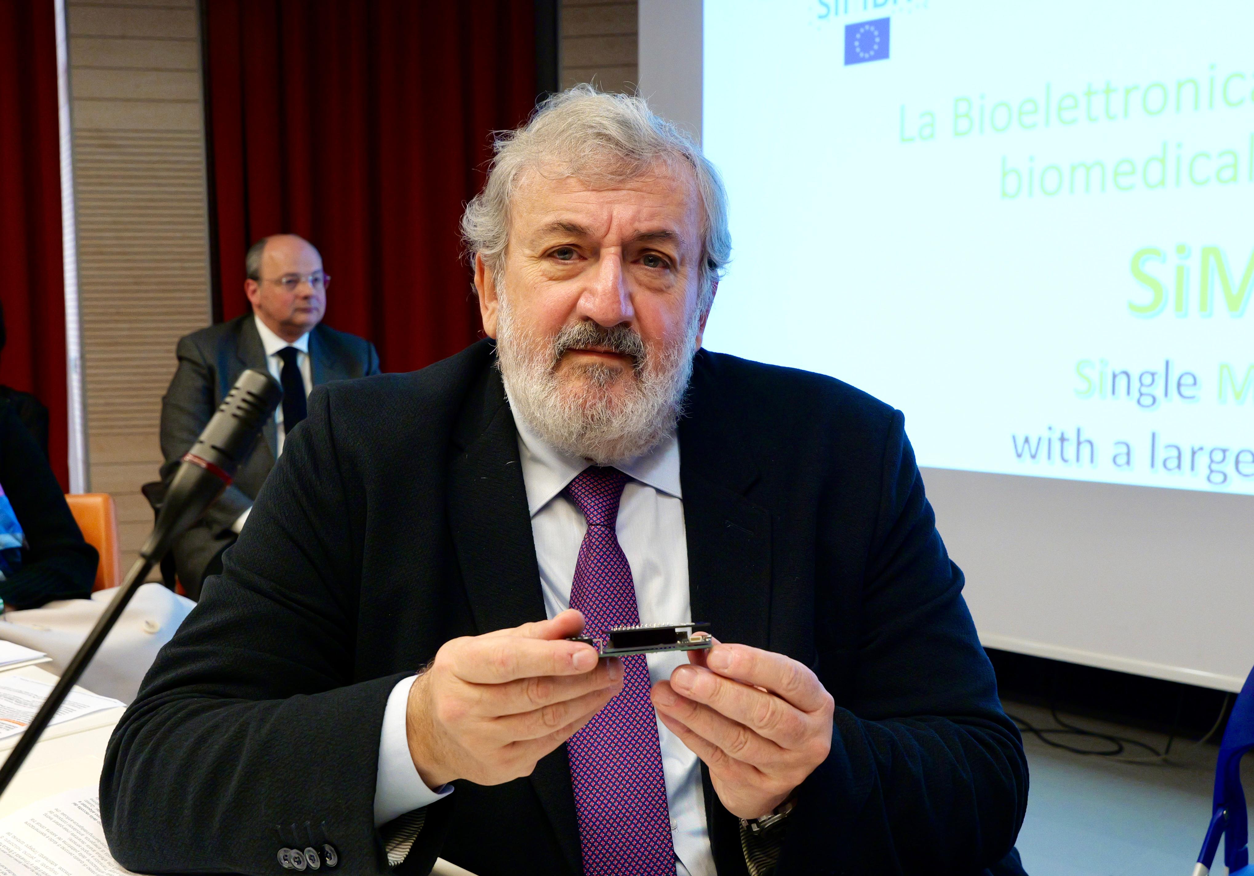 Galleria IRCSS Giovanni Paolo II, al via la sperimentazione del SiMoT, dispositivo palmare per le diagnosi precoci. Emiliano: “La Regione Puglia sostiene la ricerca scientifica e intende promuovere un distretto biomedico” - Diapositiva 10 di 10