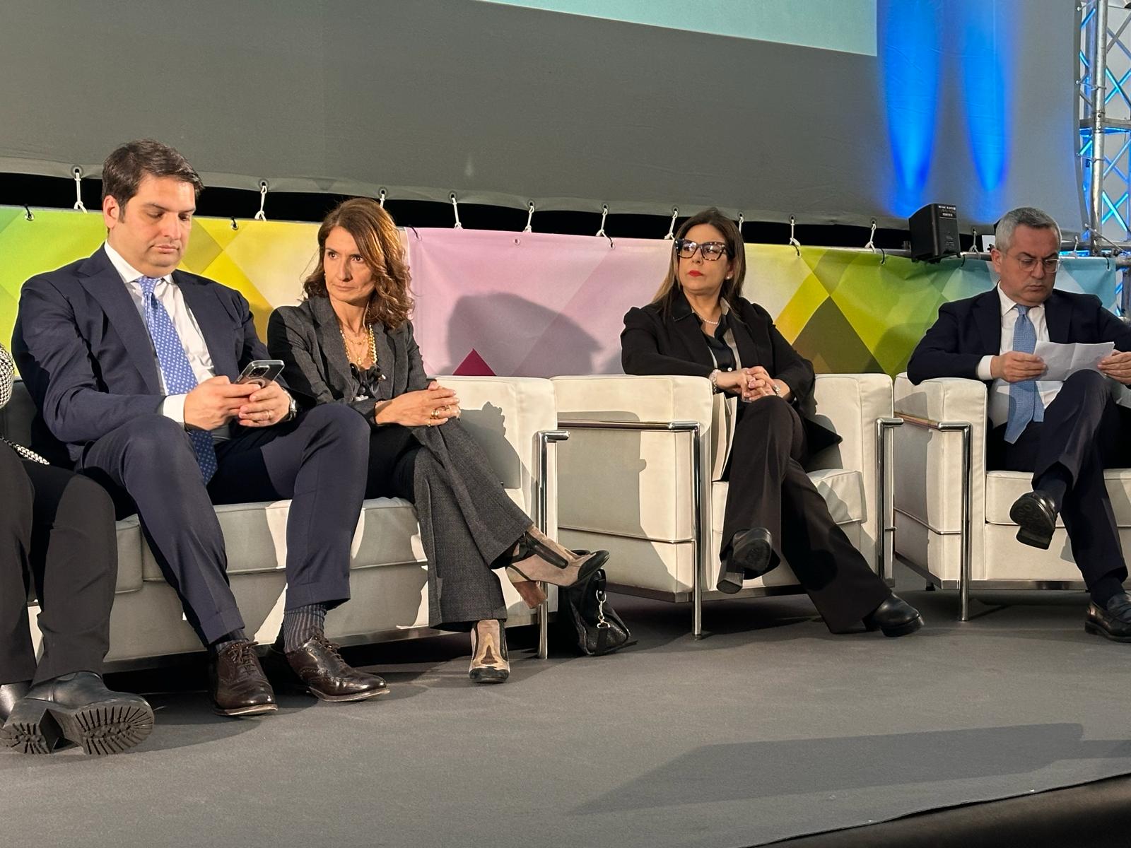 Galleria Puglia easy to reach: binomio perfetto tra trasporti e turismo - Diapositiva 4 di 4