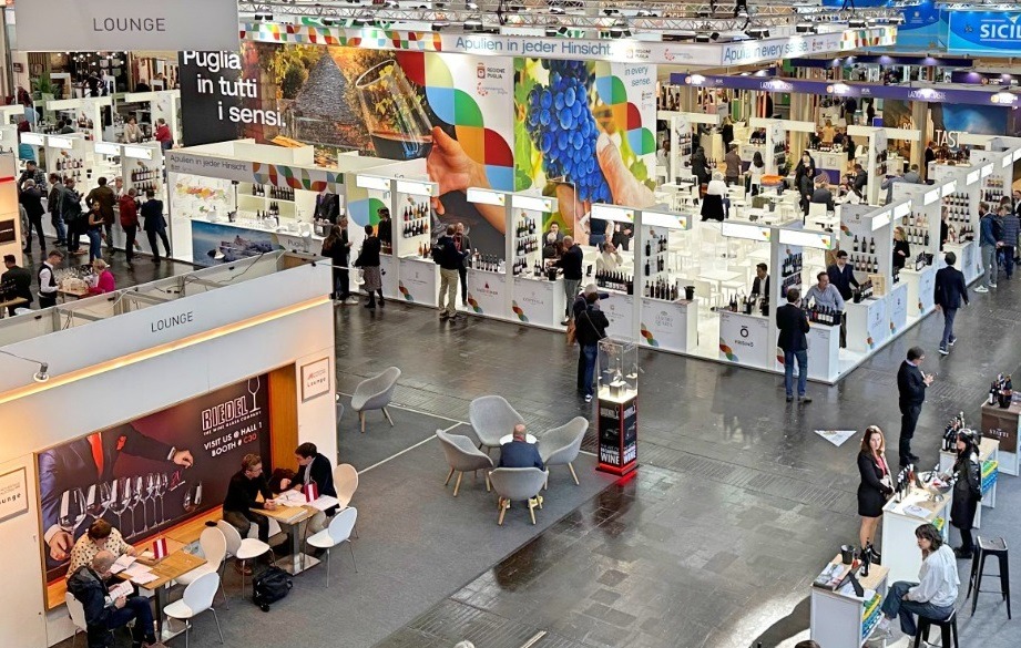 Galleria La Puglia dei vini al ProWein 2024 di Düsseldorf - Diapositiva 3 di 6