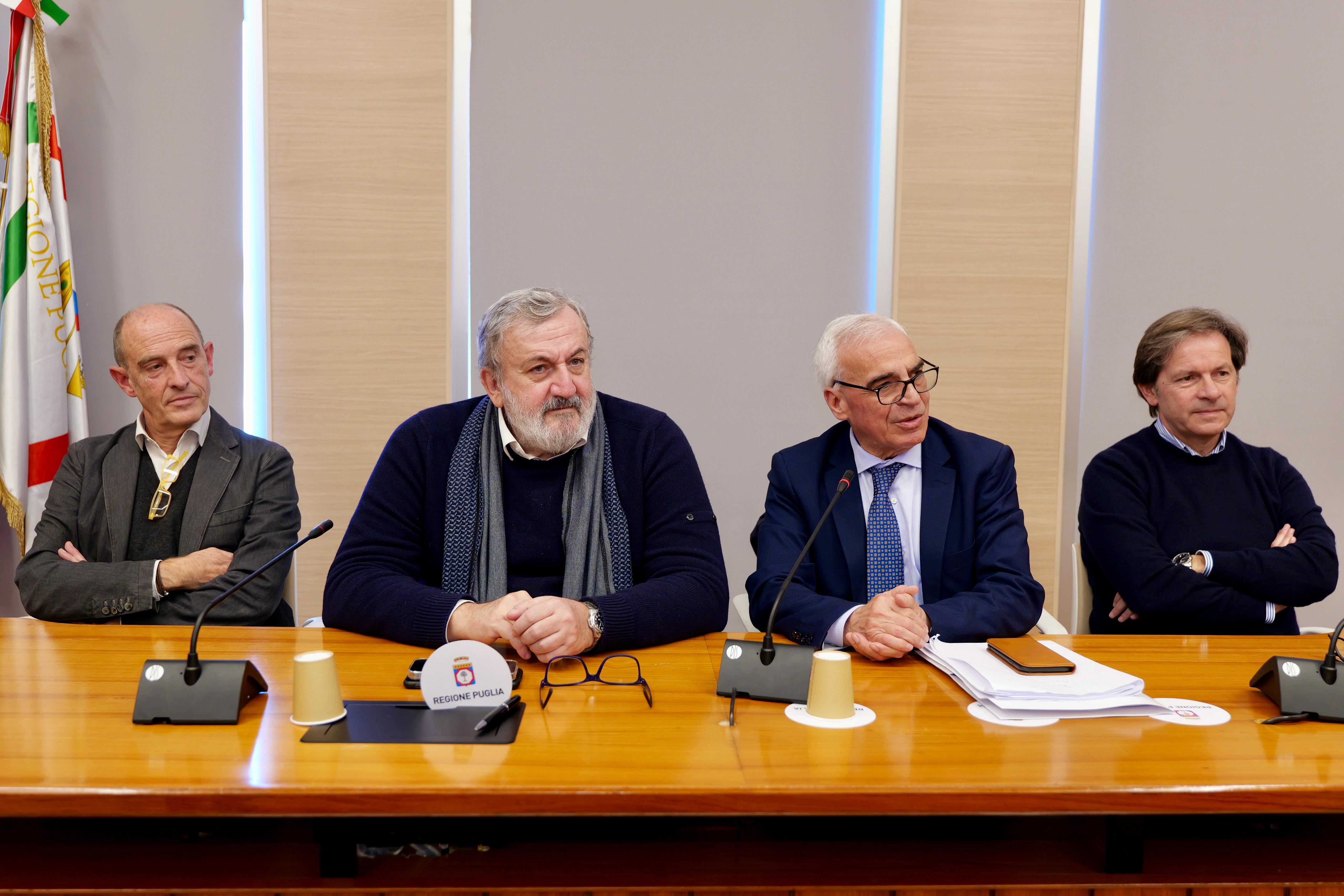 Galleria DONAZIONE DI SANGUE, IL PRESIDENTE EMILIANO FIRMA NUOVA CONVENZIONE - Diapositiva 11 di 12