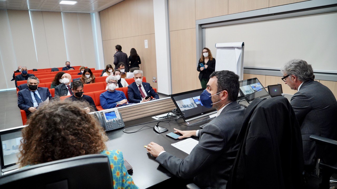 Galleria Emiliano e Delli Noci: “Imprese autosufficienti e spinta all’economia circolare, le prossime sfide contro il caro energia” - Diapositiva 10 di 13