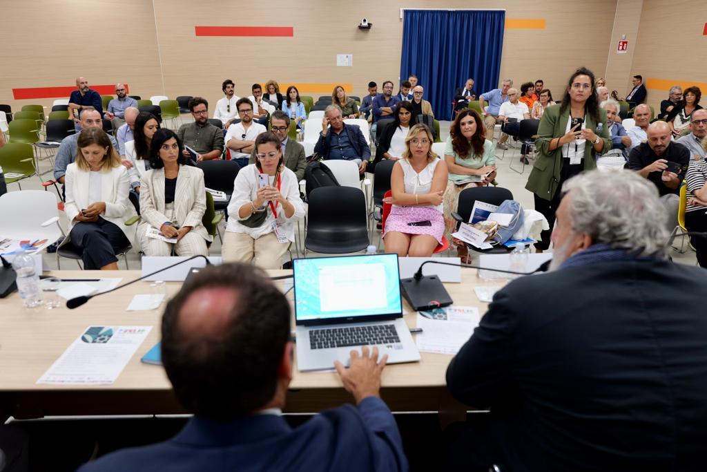 Galleria FdL 2023. Il presidente Emiliano al convegno su “Taranto e l’eredità di tremila anni di storia” - Diapositiva 5 di 7